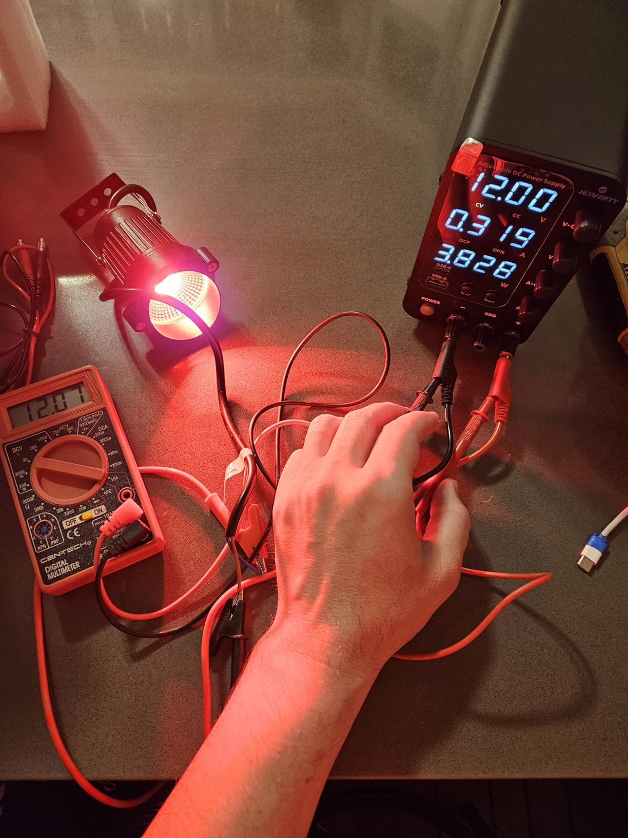 DC Power Supply Variable, 0-32V 0-10A Switching Bench Power Supply with 20W USB & Type-C Quick-Charge, Encoder Corase & Fine Adjustment Knob, Output Switch, 4-Digit LED Display - SPS-3010V customer photo 2