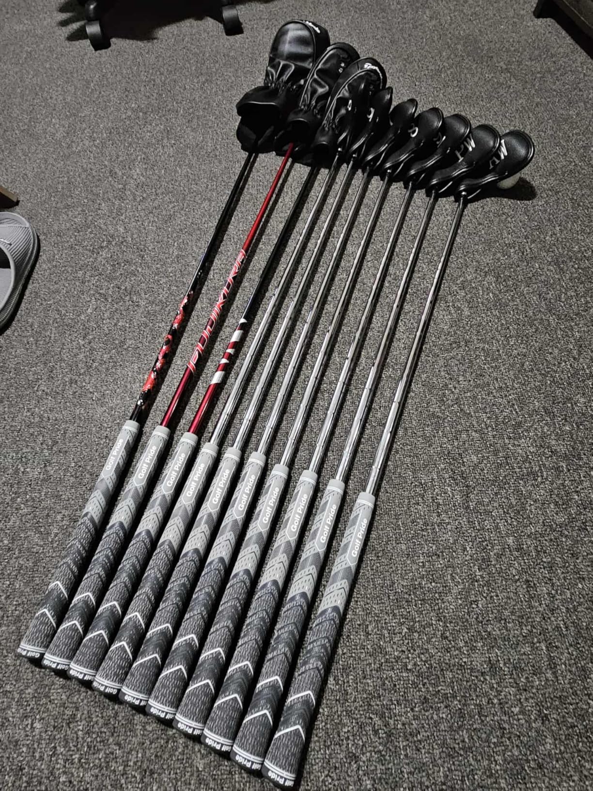 Golf Pride MCC Plus4 Golf Club Grip - All-Weather Hybrid Grip with Larger Lower Hand - Brushed Cotton Cord & Pebbled Texture - Grey customer photo 1