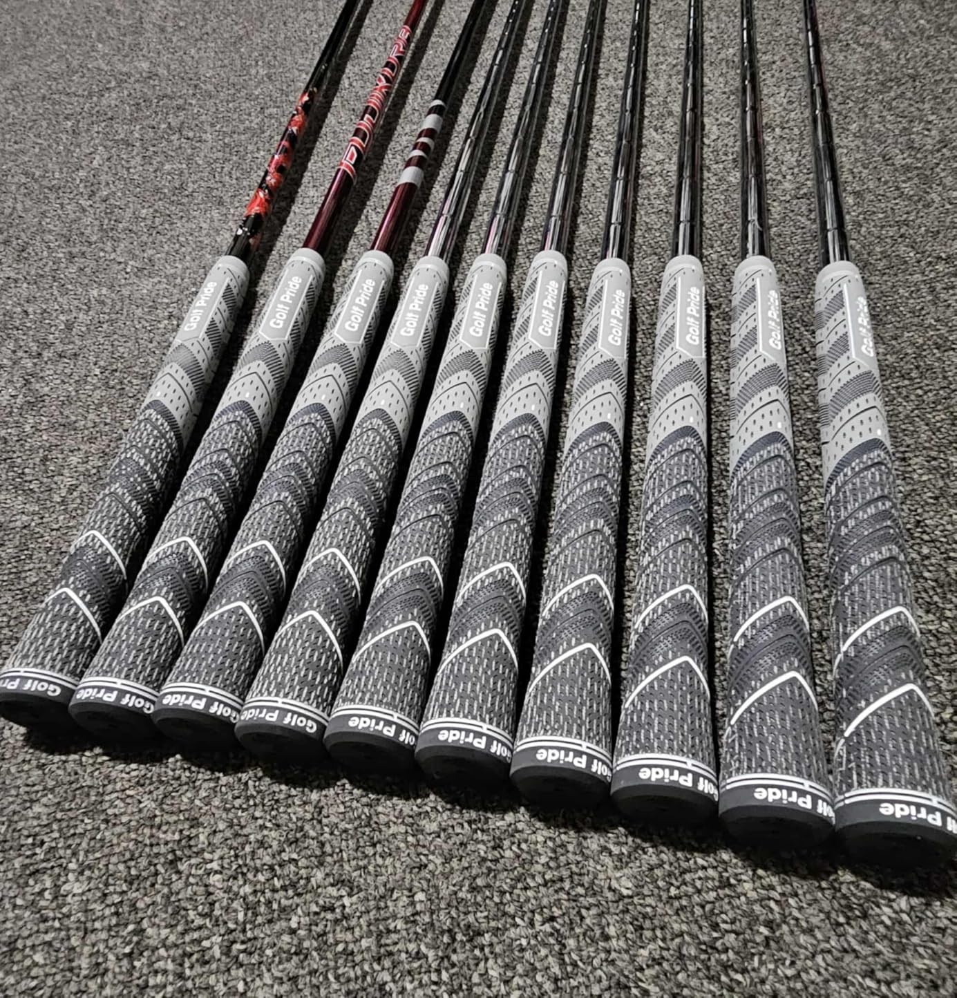 Golf Pride MCC Plus4 Golf Club Grip - All-Weather Hybrid Grip with Larger Lower Hand - Brushed Cotton Cord & Pebbled Texture - Grey customer photo 2