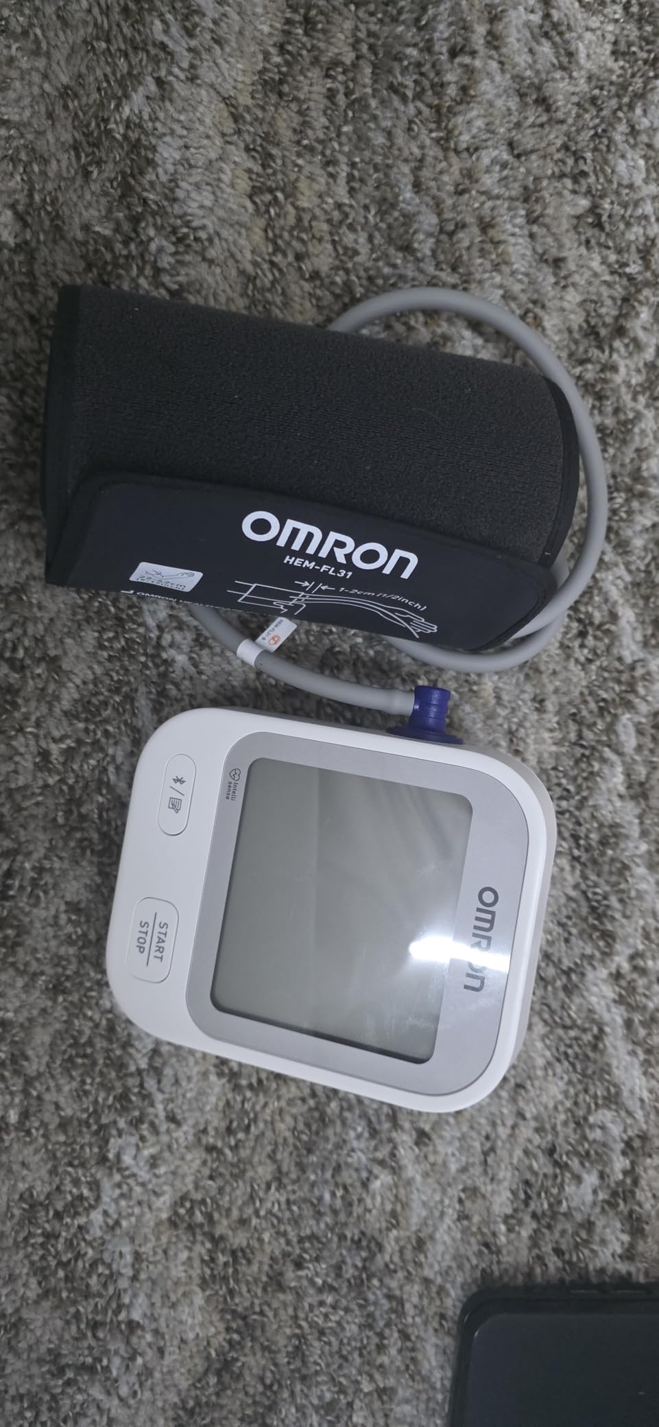OMRON Silver Blood Pressure Monitor for Home Use and Upper Arm Blood Pressure Cuff - #1 Doctor and Pharmacist Recommended Brand - Clinically Validated - Connect App customer photo 1