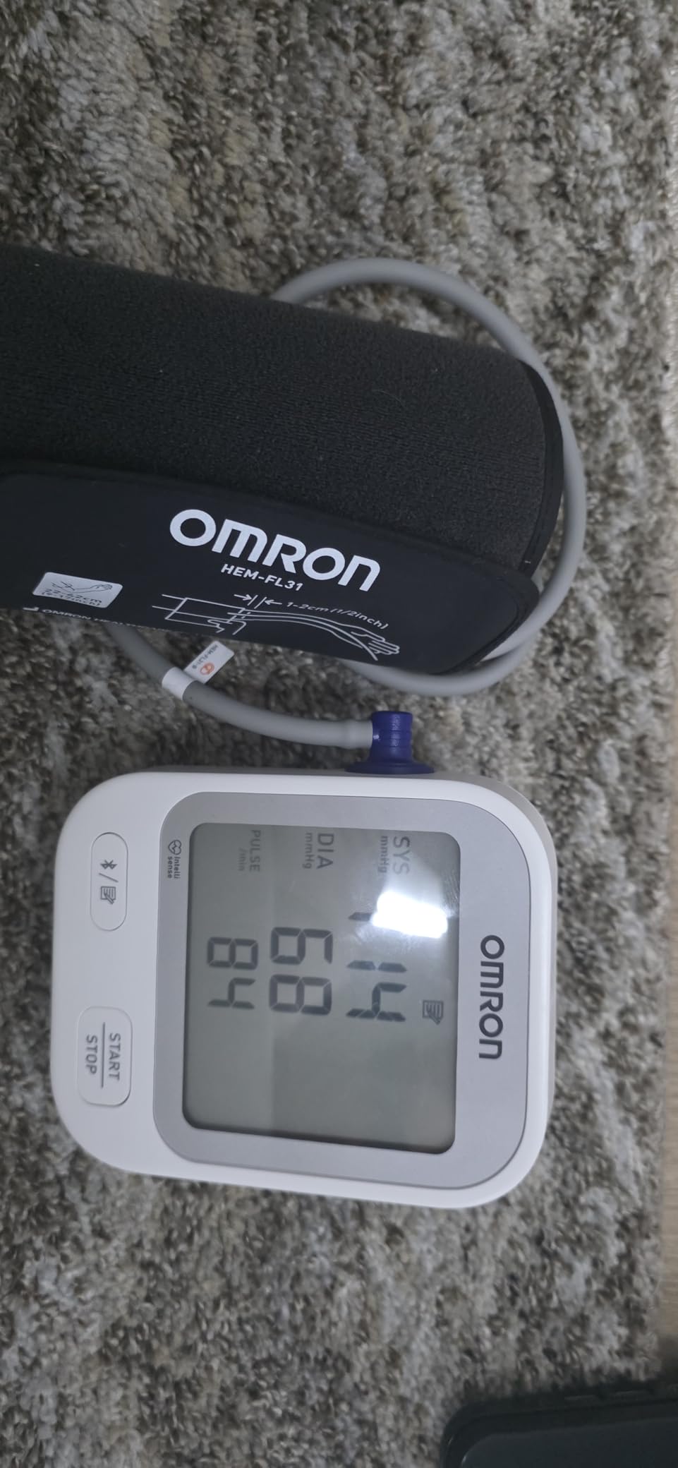 OMRON Silver Blood Pressure Monitor for Home Use and Upper Arm Blood Pressure Cuff - #1 Doctor and Pharmacist Recommended Brand - Clinically Validated - Connect App customer photo 2