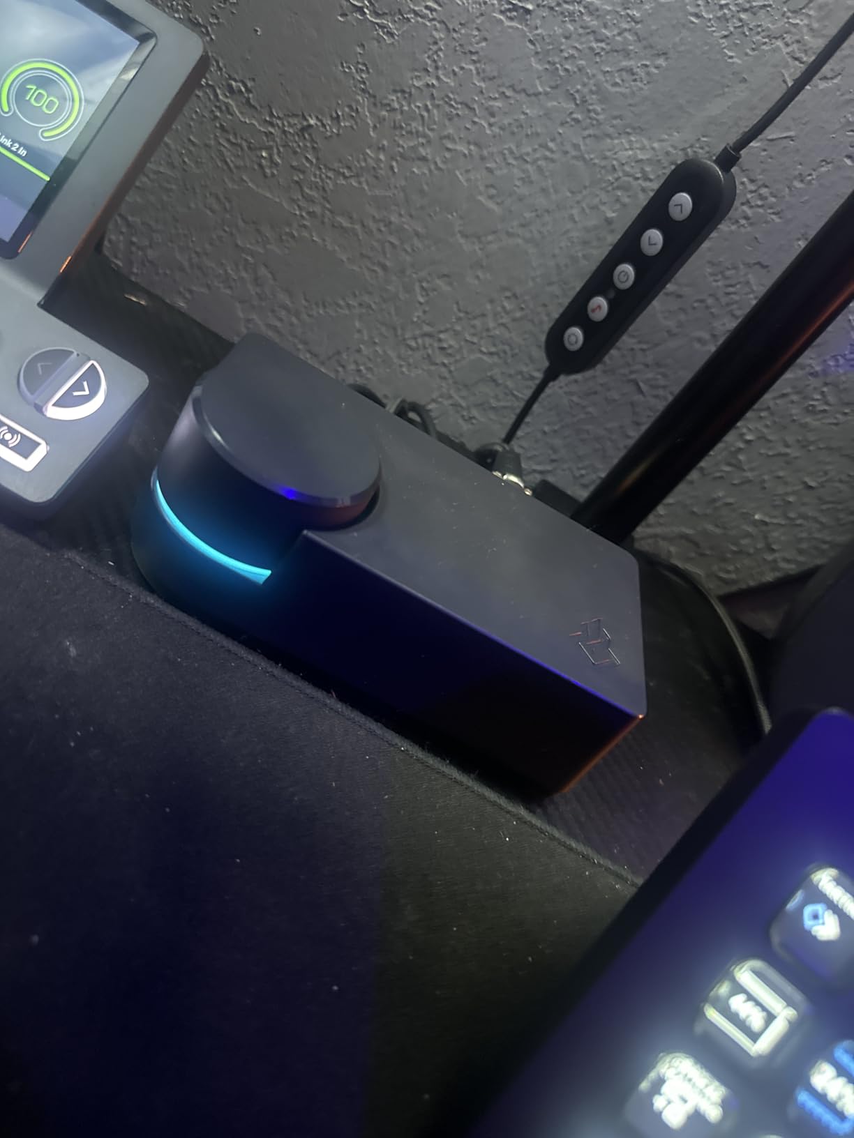 BEACN Studio - USB XLR Audio Interface for Creators, built in DSP mic chain, ultra-low-noise preamp, mutli-channel dual PC and console USB-C connections, for Streaming, Gaming, and Podcasting (White) customer photo 2