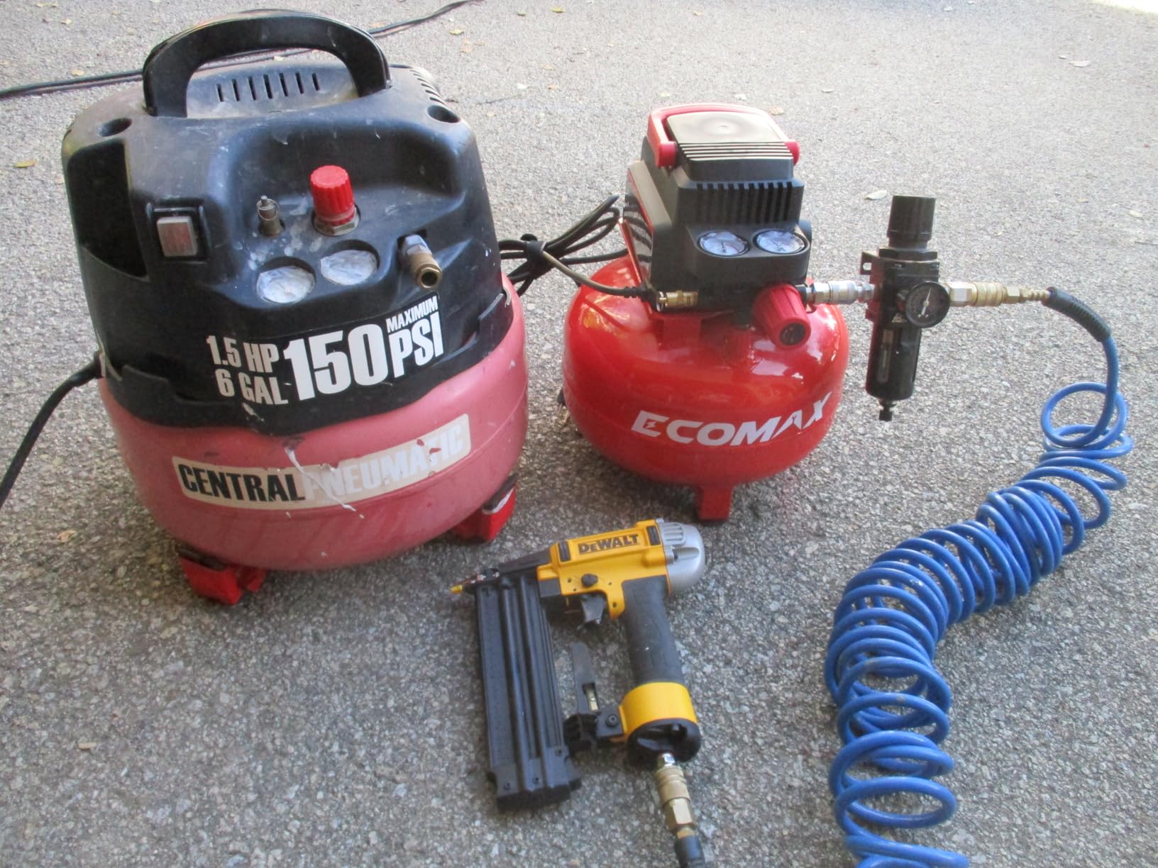 ECOMAX Air Compressor 3 Gallon 110 PSI Pancake Portable Oil-free Tank with 11 PCS Accessories Kit customer photo 1