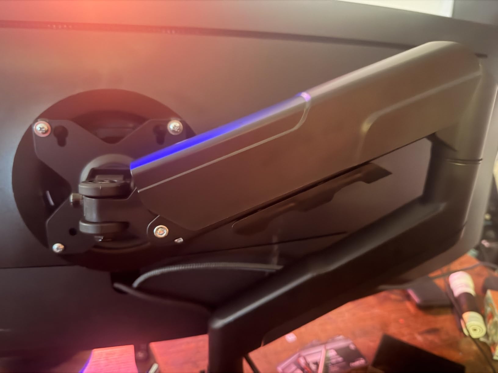 WALI Single Monitor Mount for 13-34 inch Screens, Adjustable Gas Spring Single Monitors Arm, Regular Screen up to 32 inch, 26.4lbs, Computer Monitor Stand for Desk, VESA 75/100mm (GSMP001N), Black customer photo 2