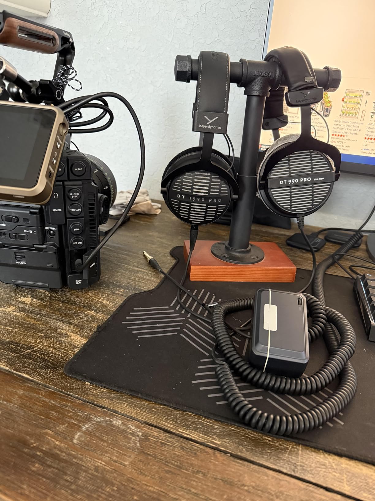 beyerdynamic DT 1990 PRO MKII Wired Over-Ear, 30 Ohm, Open Back, Professional Recording Studio Monitor Headphones for Mixing, Editing, Audiophile, DJ Stereo Headsets, Made in Germany, Black customer photo 1