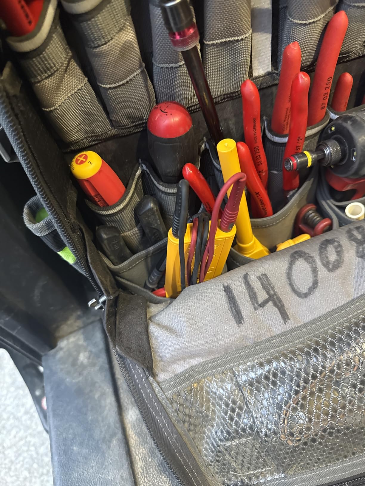 Fluke-301D/ESP, 600A AC/DC Clamp Meter with Slim Body and Thin Jaw Arm customer photo 1