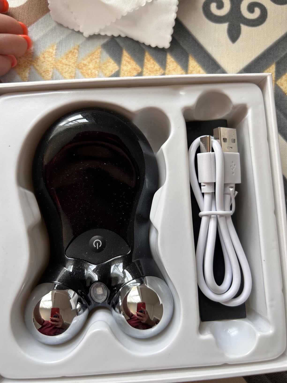 Microcurrent Facial Device, Latest Red Light Technology, Enhances The Ability to Lift The Face and Tighten The Skin, Facial Wrinkle Equipment, Smart Photon Micro-Current Device, Model: EP-300 (Black) customer photo 1