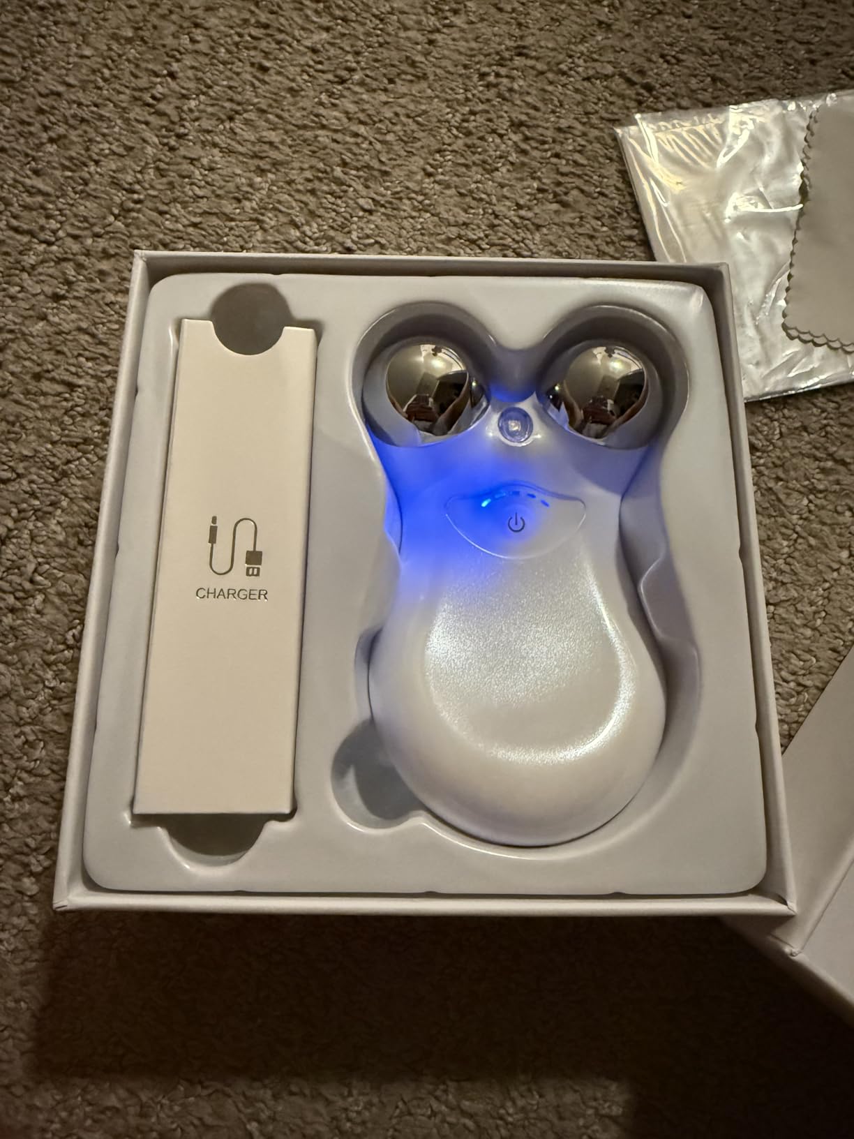 Microcurrent Facial Device, Latest Red Light Technology, Enhances The Ability to Lift The Face and Tighten The Skin, Facial Wrinkle Equipment, Smart Photon Micro-Current Device, Model: EP-300 customer photo 2