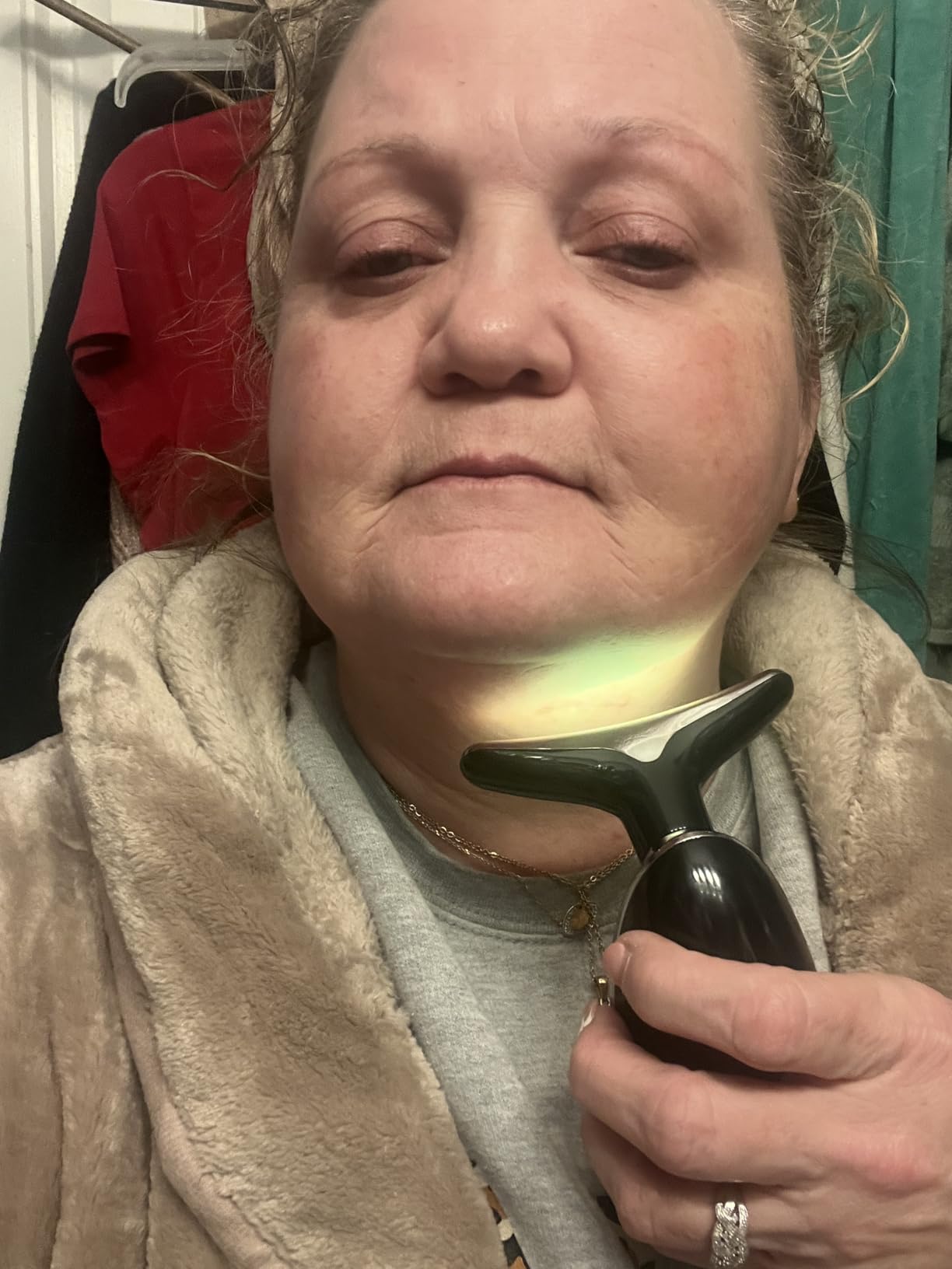 7 Color Galvanic Machines - Red Light Therapy for Face and Neck, Face Massager Tool for Wrinkles, Double Chin, Vibrating Facial Massager with Thermals, White customer photo 2