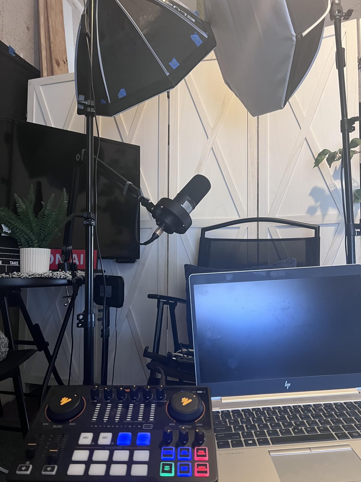 MAONO Podcast Equipment Bundle: Audio Interface mixer with Dual XLR Input for Podcast Streaming - MaonoCaster E2 Gen2 customer photo 1