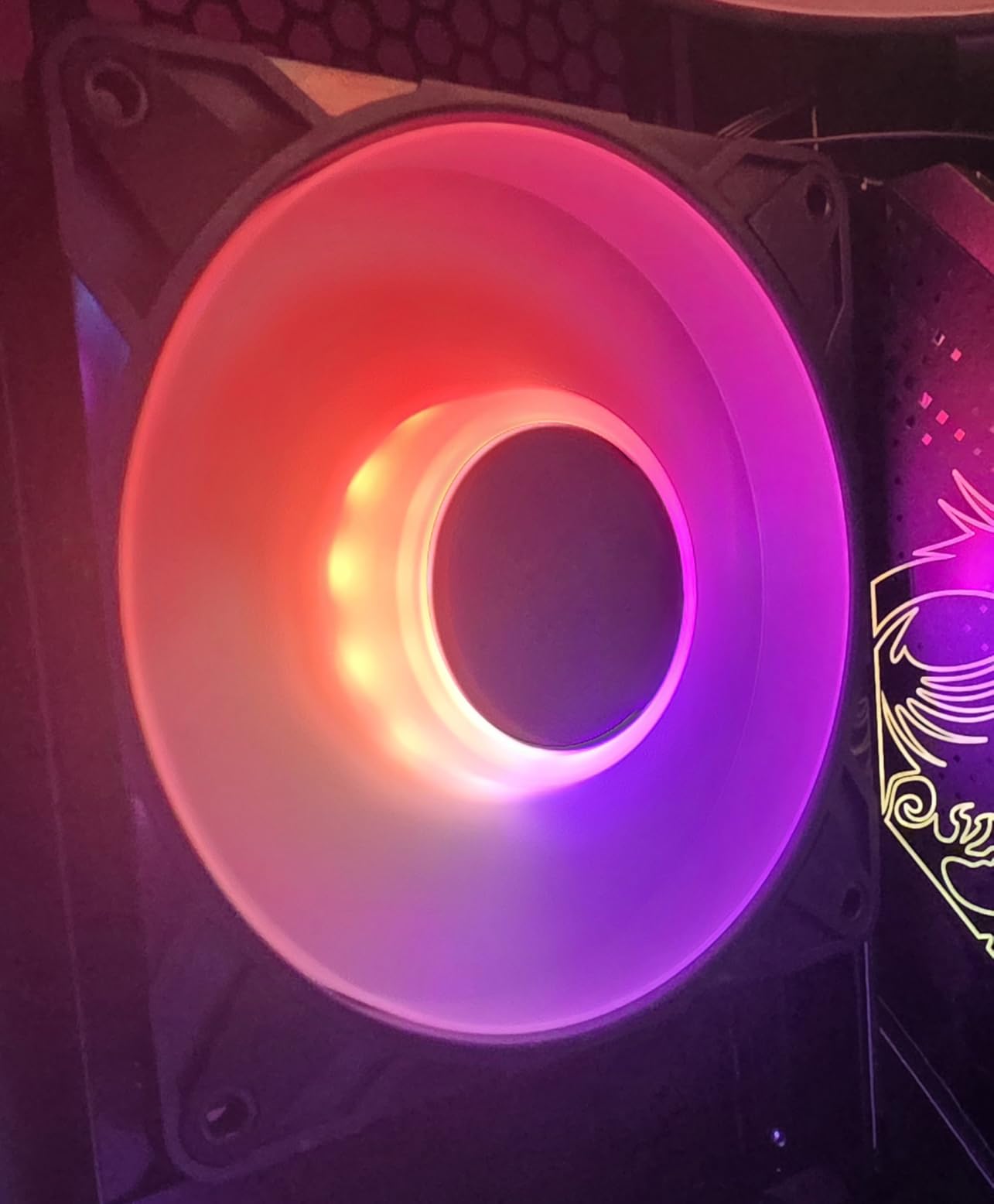 ARCTIC P12 Pro A-RGB - Powerful Premium Fan, 120 mm PWM Fan with Y-Cable Splitter, 600-3000 RPM, 0 RPM <5% PWM, 5V Digital RGB, Fluid Dynamic Bearing, 4-Pin - Black customer photo 1