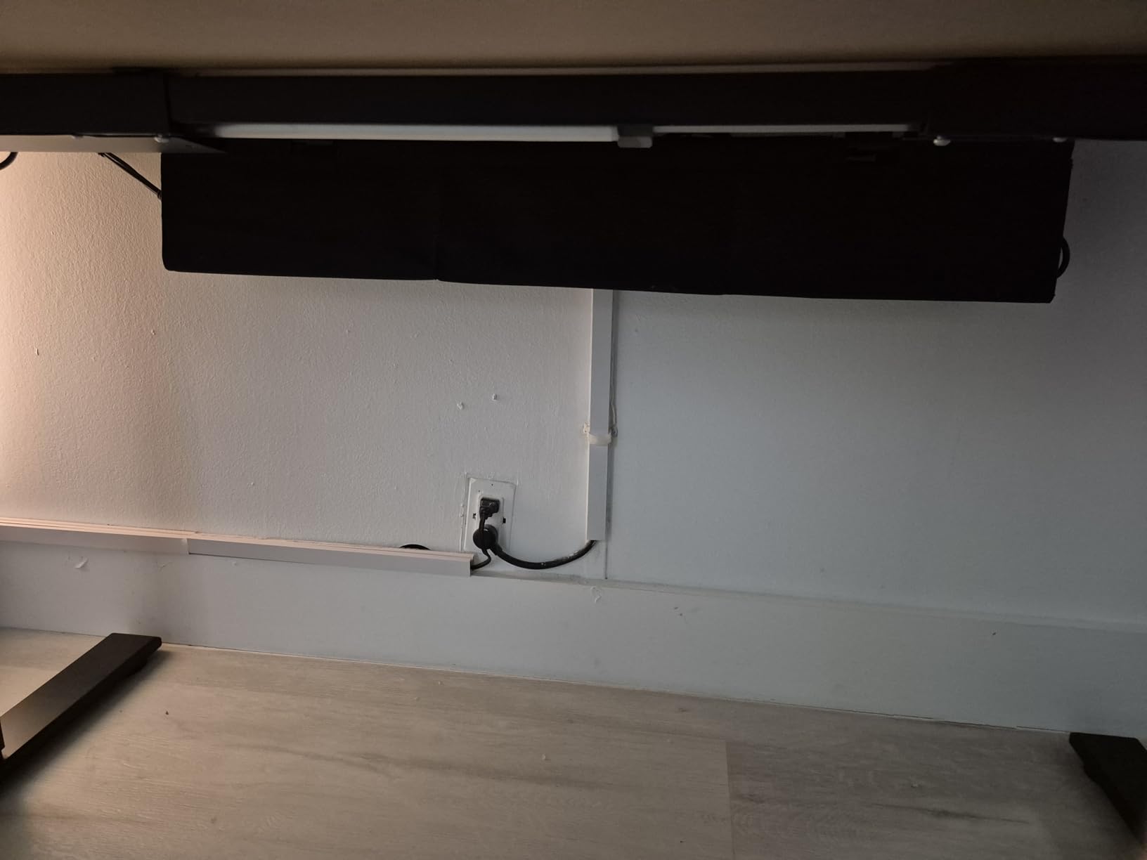 Univivi No Drill Under Desk Cable Management Tray, 36