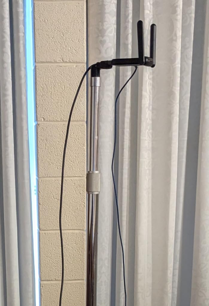 Wireless HDMI 2 Receivers and Transmitter,Up to 6 RXs,No Hot,Plug and Play,2.4/5.8GHz Wirelessly Casting to Multiple Screens,50M/165FT,Wireless HDMI Splitter for TV/DSLR Camera/Projector/Laptop/PC customer photo 2