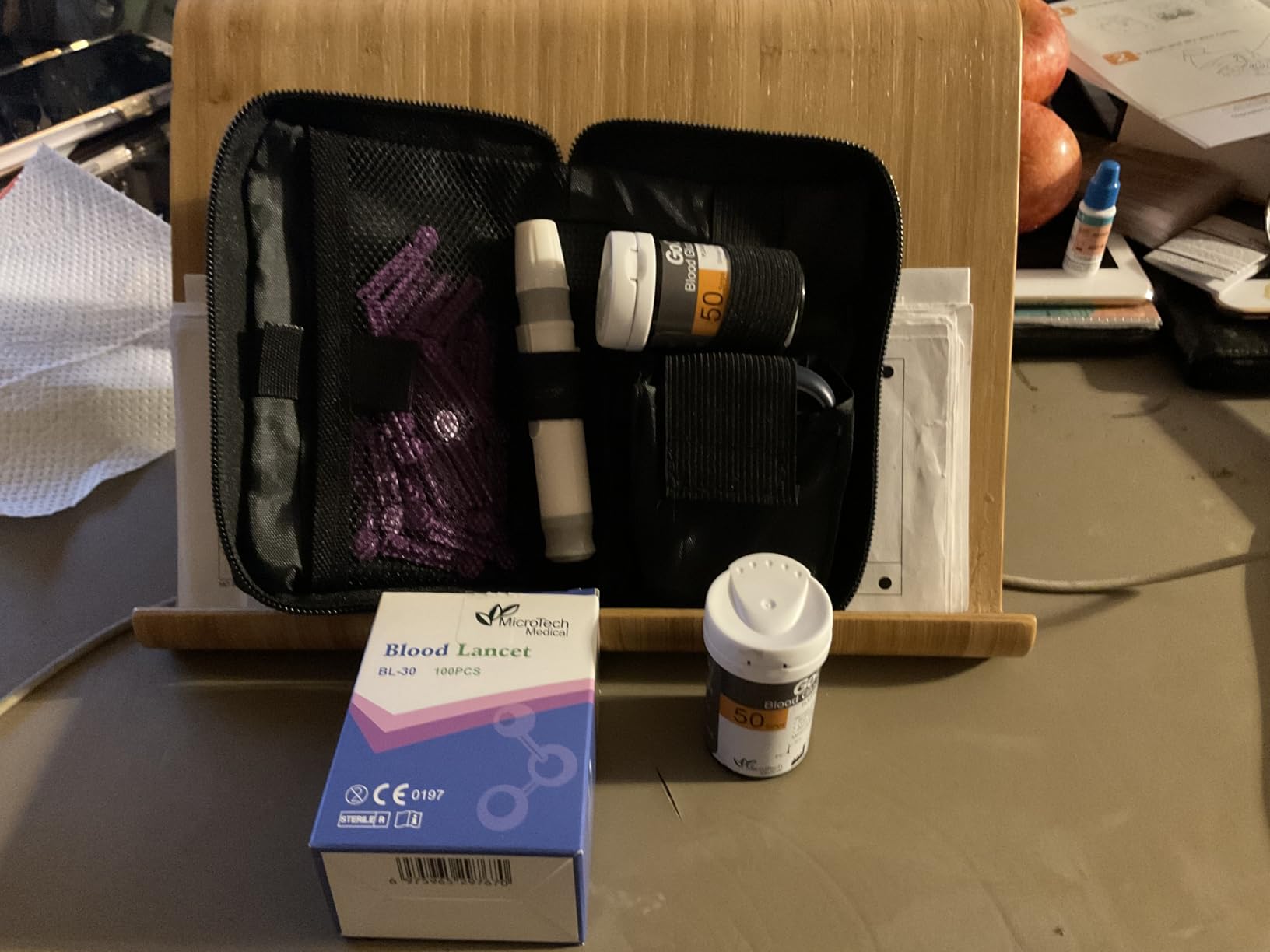 MicroTech Blood Glucose Monitor Kit 100 Strips & Lancets, No Coding, 500 Storage, Wider HCT for Family customer photo 1