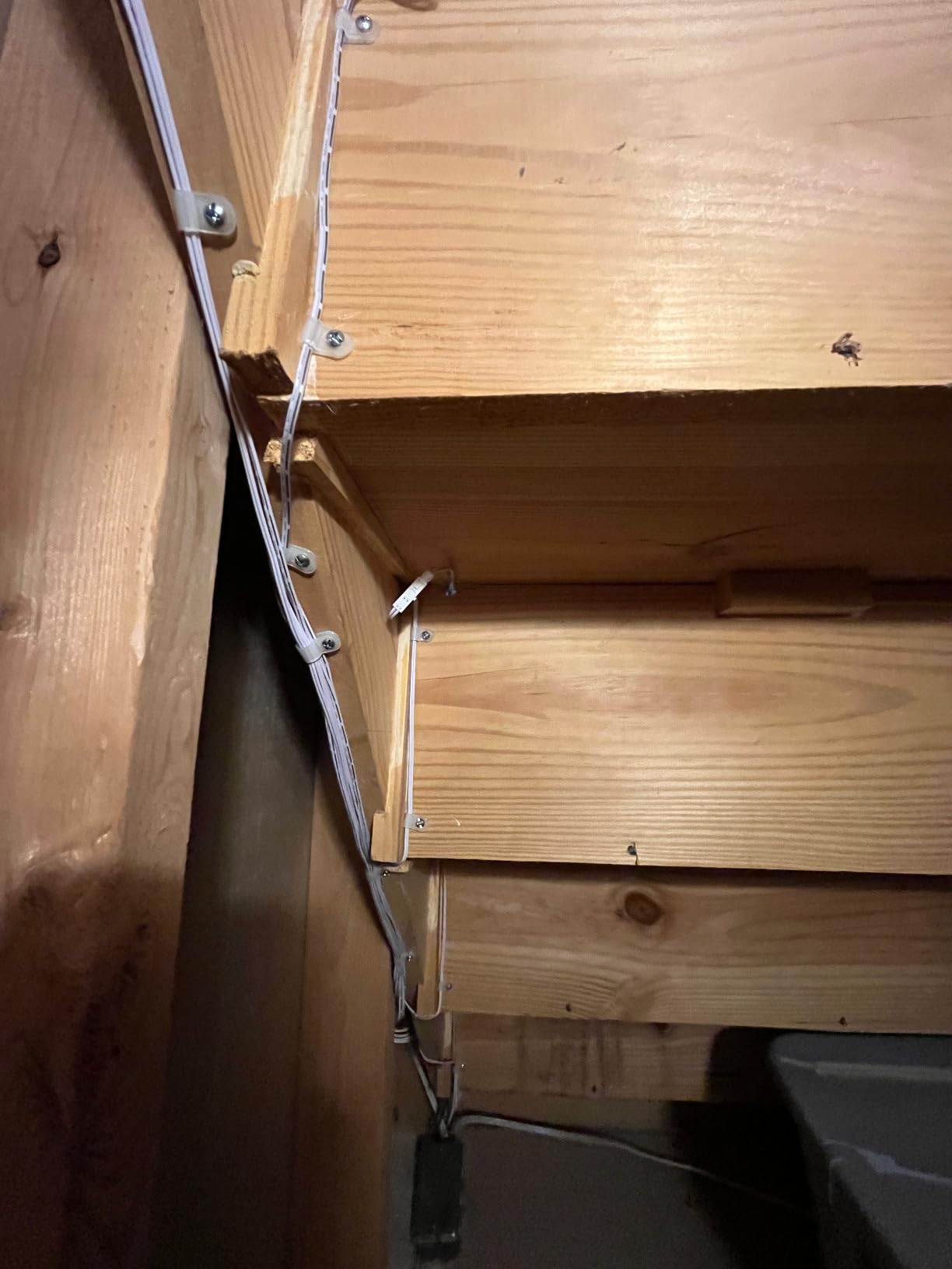 Intelligent Motion Triggered LED Stair Lighting Kit KMG-3233, 40