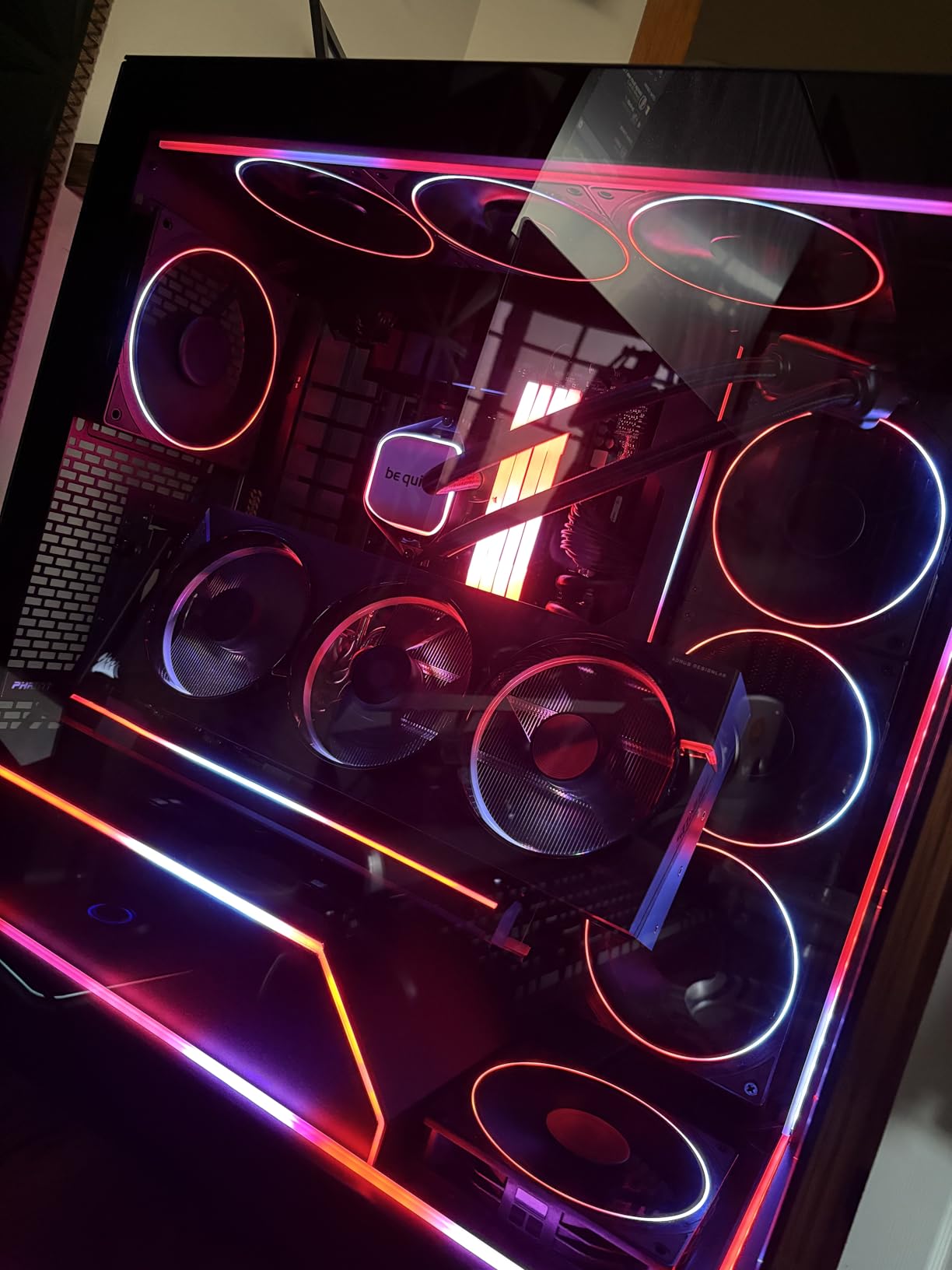 Corsair MP700 Elite 1TB PCIe 5.0 x4 NVMe M.2 SSD - Up to 10,000MB/sec - High-Density 3D TLC NAND - M.2 2280 - DirectStorage Compatible - Black customer photo 1