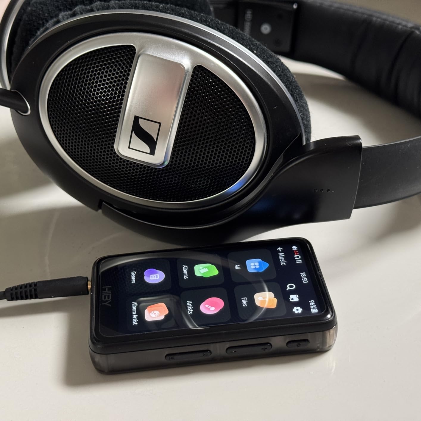 HiBy R1 HiFi MP3 Player with Bluetooth 5.1 Tidal Qobuz DSD 256 Native Lossless Music Player with Touchscreen Hi Res Audio Certified MSEB Tuning 2TB Expanded Memory customer photo 2