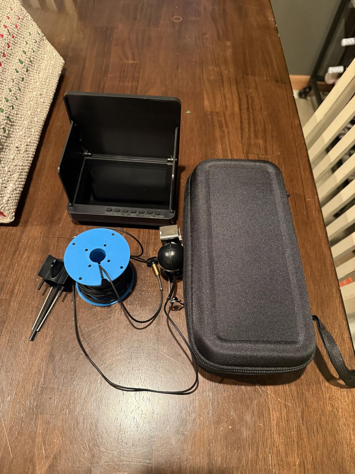 Underwater Fishing Camera, 5 Inch IPS LCD Screen Fishing Camera w/Infrared Night Vision, 6000mAh Ice Fishing Camera, Portable Fish Finder w/100ft Cable for Ice Lake Boat Kayak Fishing customer photo 1