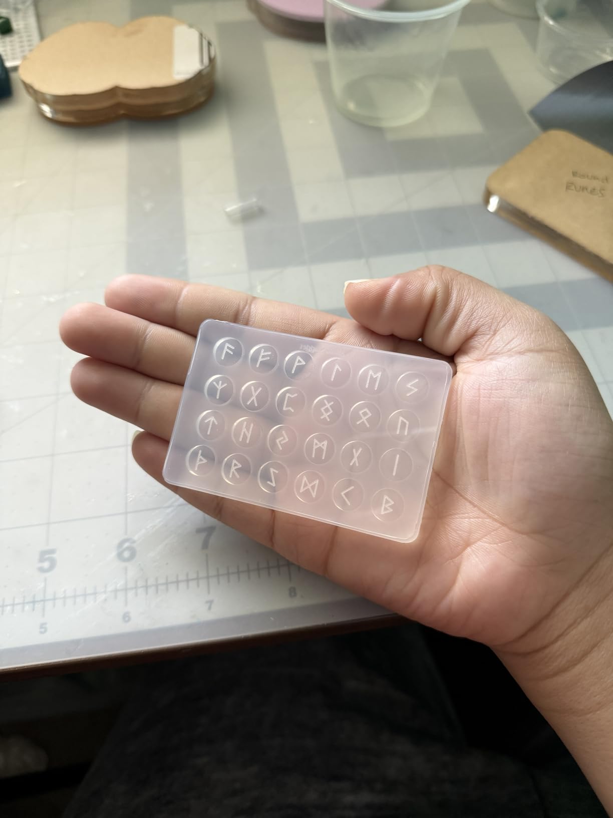 LET'S RESIN Silicone Mold Making Kit 36oz, 20A Flexible & Bubble Free Silicone Rubber, Translucent & 4H Fast Cure Liquid Silicone for Mold Maker, Mixing Ratio 1:1 customer photo 2