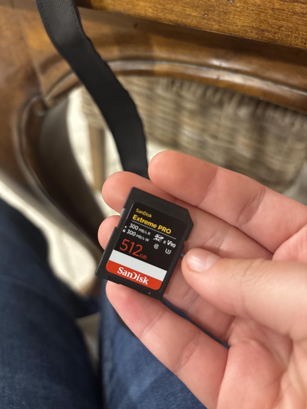 SanDisk 128GB Extreme PRO SDXC UHS-II Memory Card - Up to 300MB/s Read and Write speeds, V90, 8K, 4K UHD, SD Card - SDSDXDM-128G-GN4IN customer photo 2