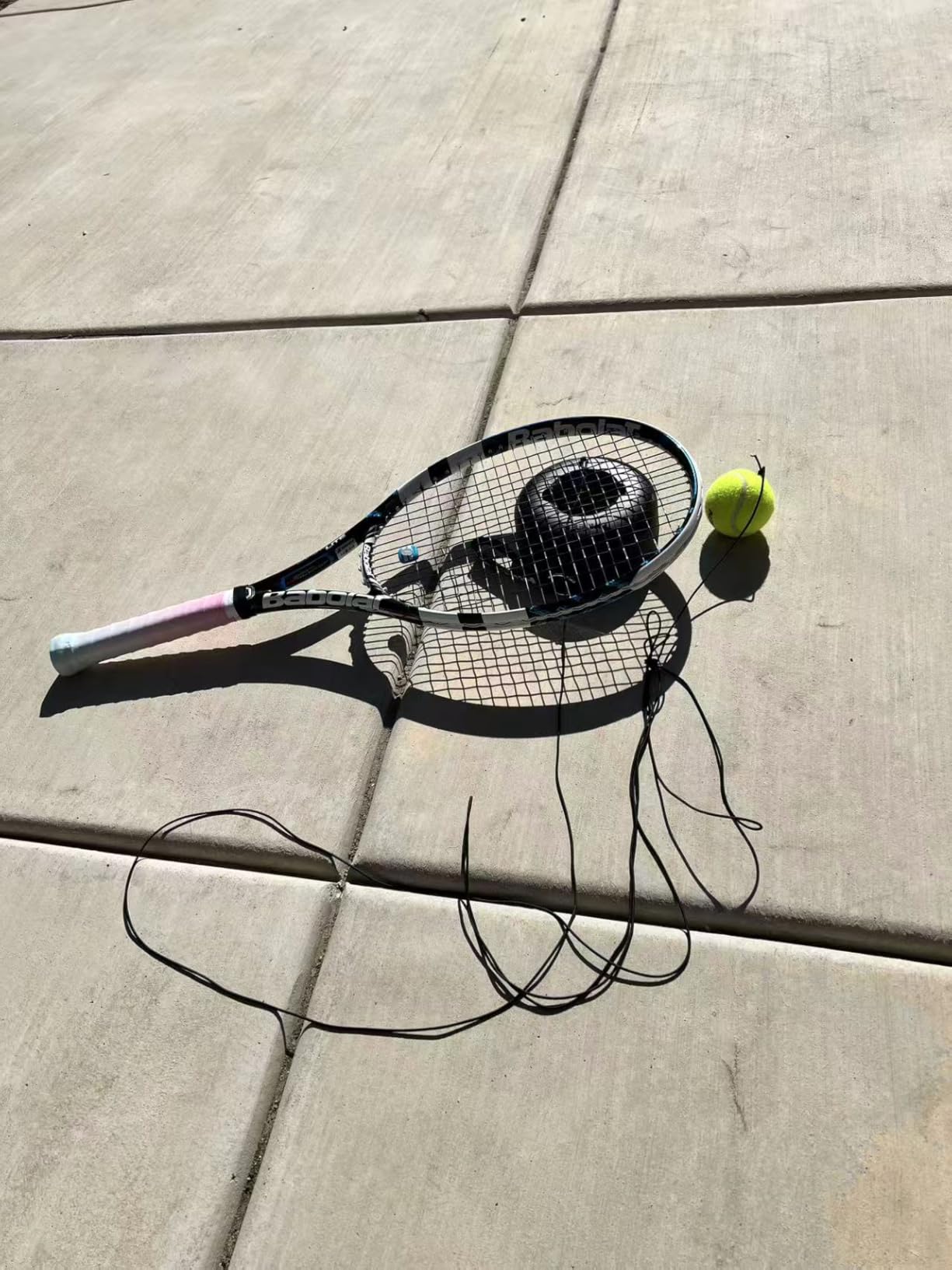 Hikeen Premium Tennis Trainer Rebound with Metal Base,Portable Solo Tennis Trainer Set with 3 Highly Elastic String Balls,Tennis Practice Equipment for Adult Kids an Beginners customer photo 2