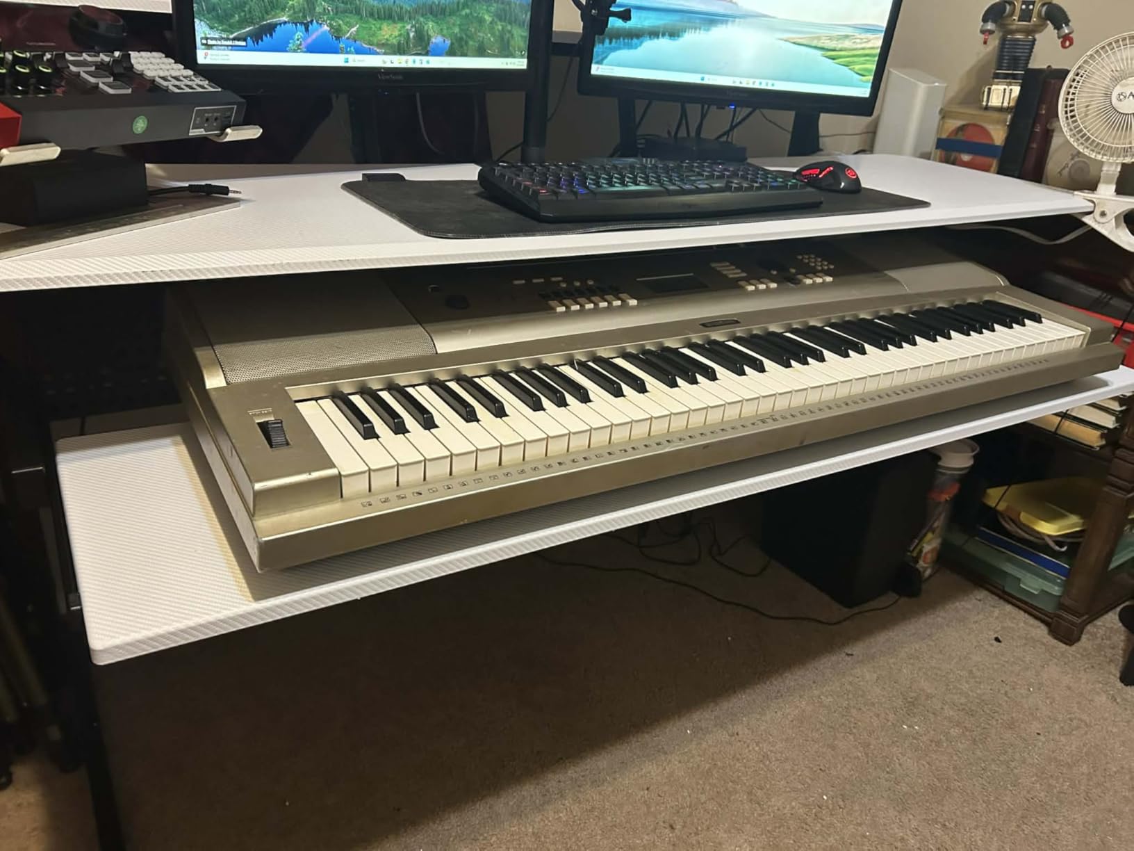 Acme Saida MDF Wood and Metal Rectangular Music Desk in Black and Muted Gold customer photo 2