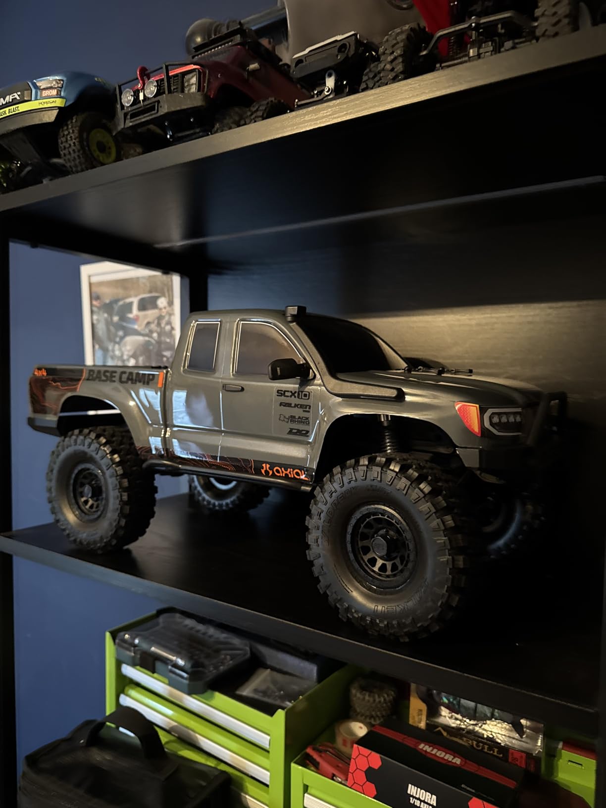 Axial RC Truck 1/10 SCX10 III Base Camp 4X4 Rock Crawler Brushed RTR (Battery and Charger Not Included), Gray, AXI-1375T2 customer photo 1