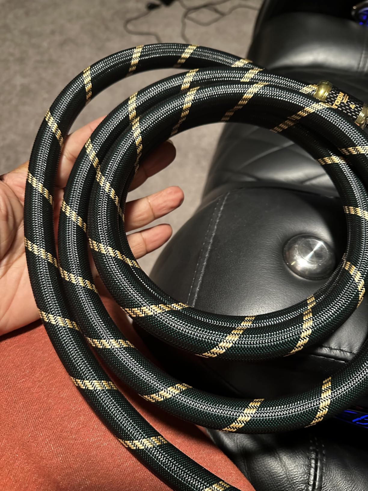 TODN Audiophile Banana Plug Speaker Cable with Convertible Spade Plugs, OCC-Core, Dual Shielded Speaker Stereo Cord (9.8ft/3m, 1 Cable) customer photo 1