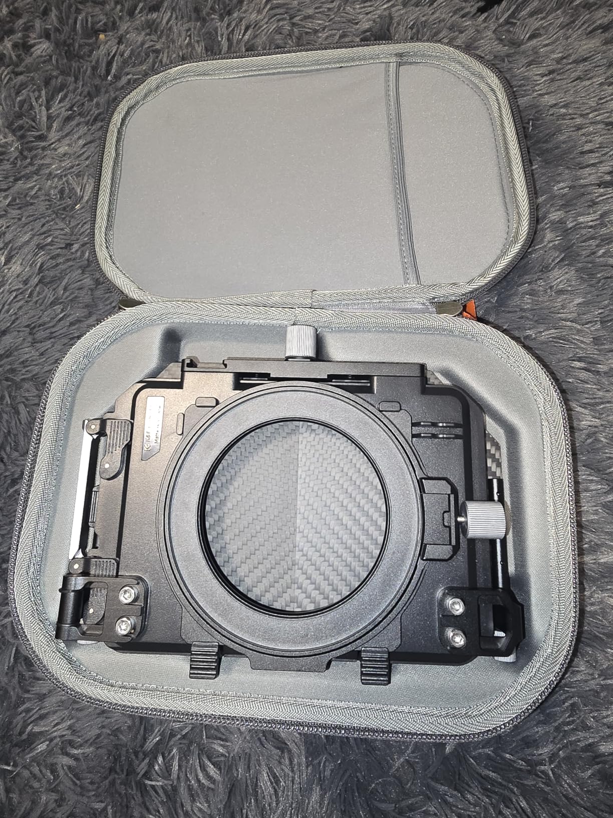 K&F CONCEPT Mini Matte Box, DSLR Camera Matte Box with Carbon Fiber Top Flag Side Wings Square Filters Trays, for 67/72/77/82/95mm Lenses, for 4x5.65 Square ND UV Filter/Circular Filter customer photo 1