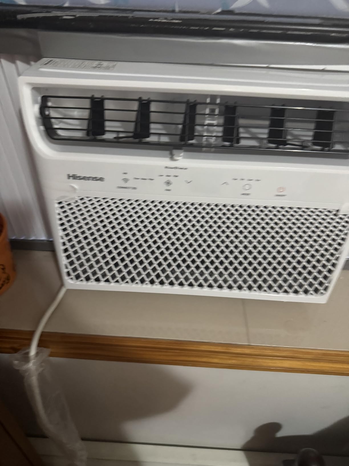 Hisense 14,000 BTU Smart Window Air Conditioner, 3 modes (Cooling, Fan, Dehumidifier), Easy Installation, Ultra Quiet, 2 Years Warranty customer photo 2