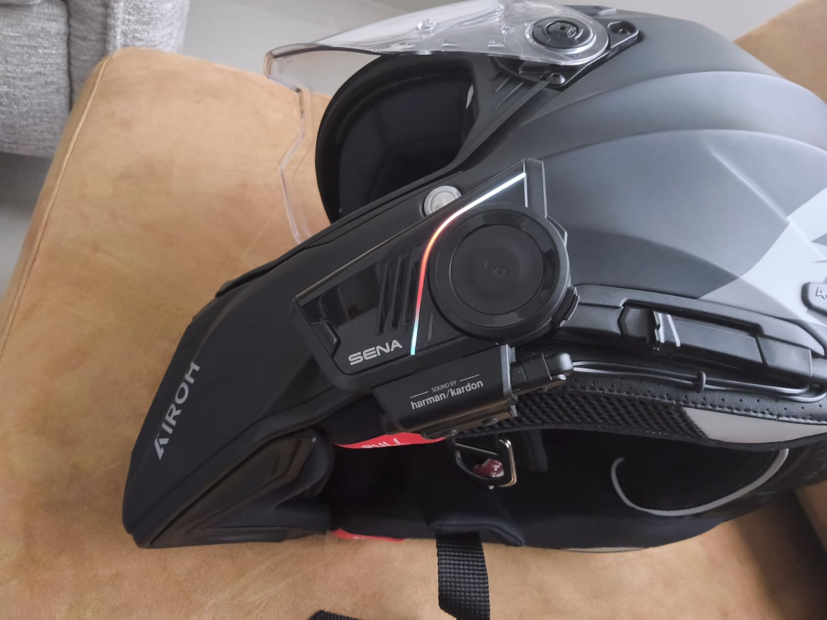 Sena 60S Motorcycle Communication Headset with Wave, Mesh, and Bluetooth Intercom, 2nd Generation Sound by Harman Kardon customer photo 1