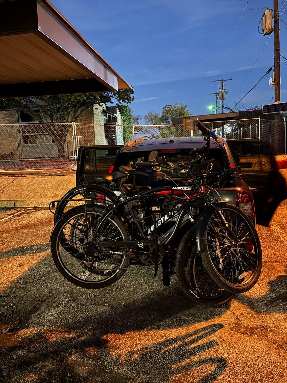 Amazon Basics 4-Bike Hitch Rack with 2