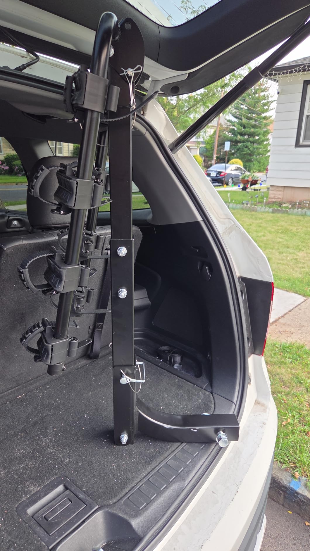 Amazon Basics 4-Bike Hitch Rack with 2