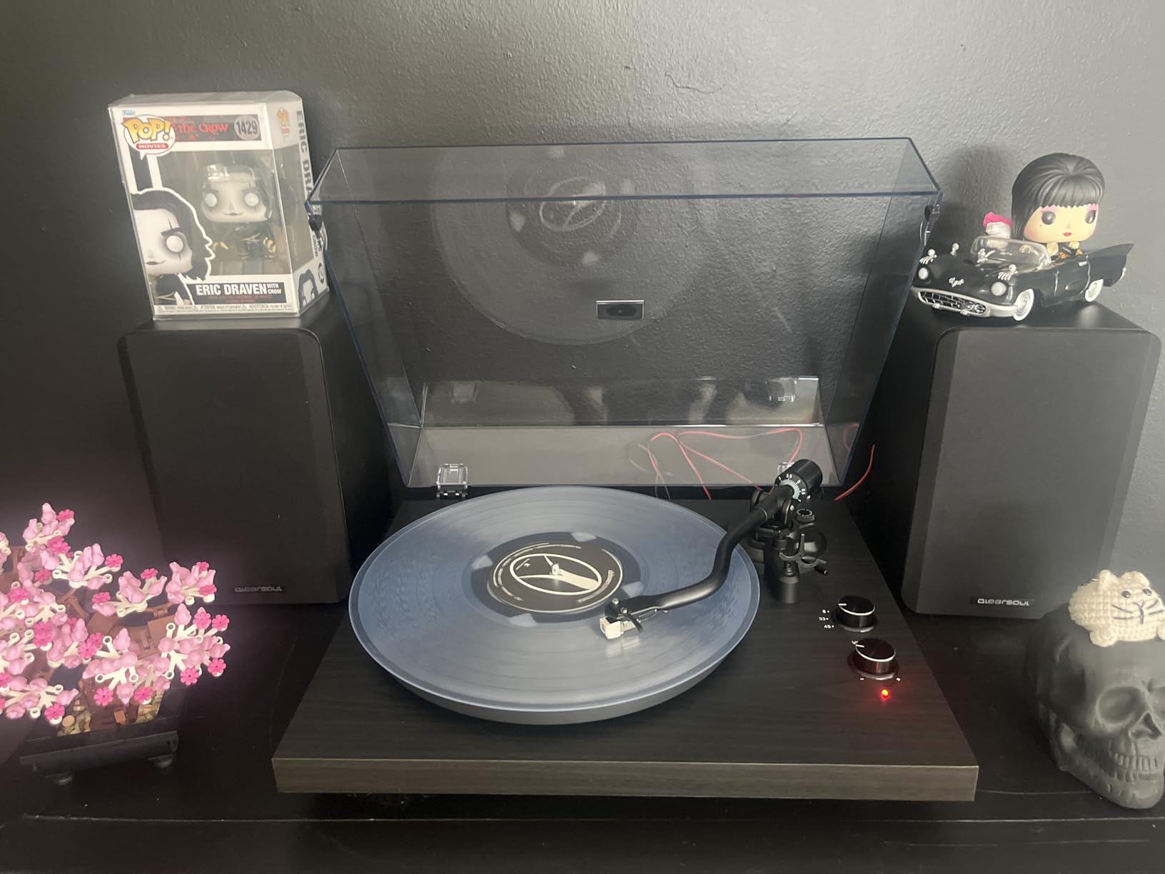 SoulBox S1 Vinyl Record Player with Stereo Speakers, Turntable with Built-in Preamp, S-Shaped Tonearm, 33/45 RPM - Walnut customer photo 2