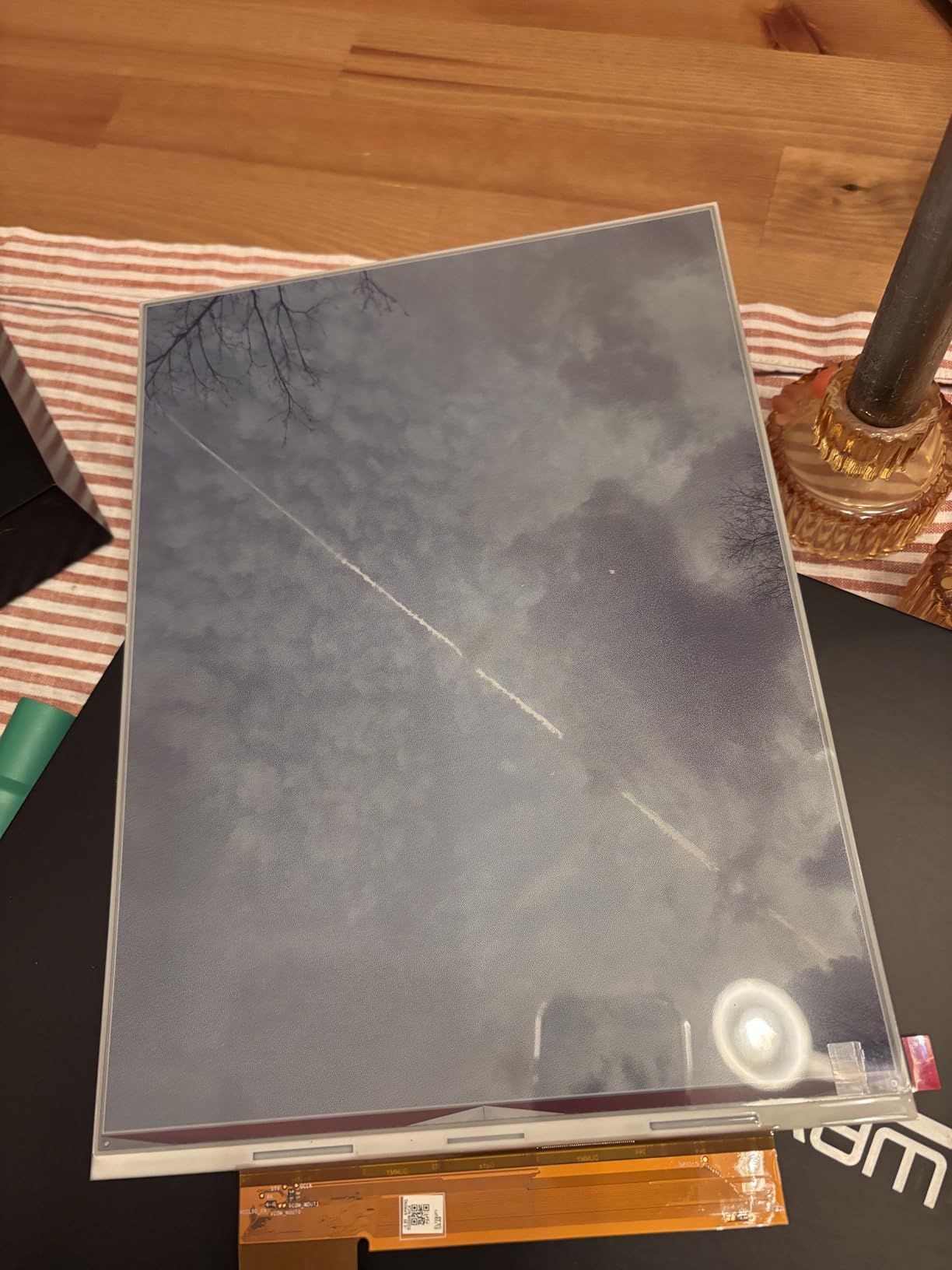 Waveshare 13.3inch E Ink Spectra 6 (E6) Full Color E-Paper Display, Compatible with Raspberry Pi 5/4B, 1600x1200, SPI, with HAT+ Standard Driver HAT customer photo 1