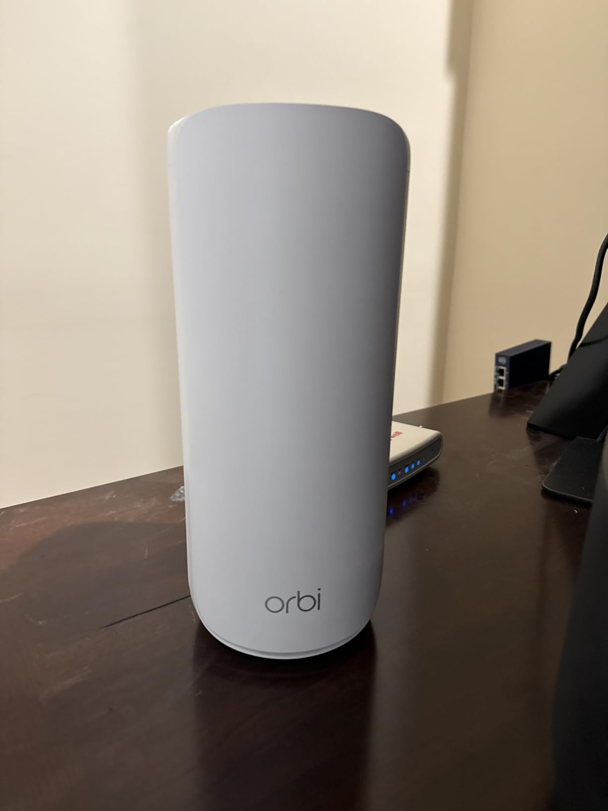 Orbi 870 Series Tri-Band WiFi 7 Mesh System (RBE873) - Router + 2 Satellite Extenders, Security Features, Up to 21 Gbps, Covers Up to 9,000 Sq. Ft., 150 Devices, 10 Gig Internet Port, BE21000 customer photo 1