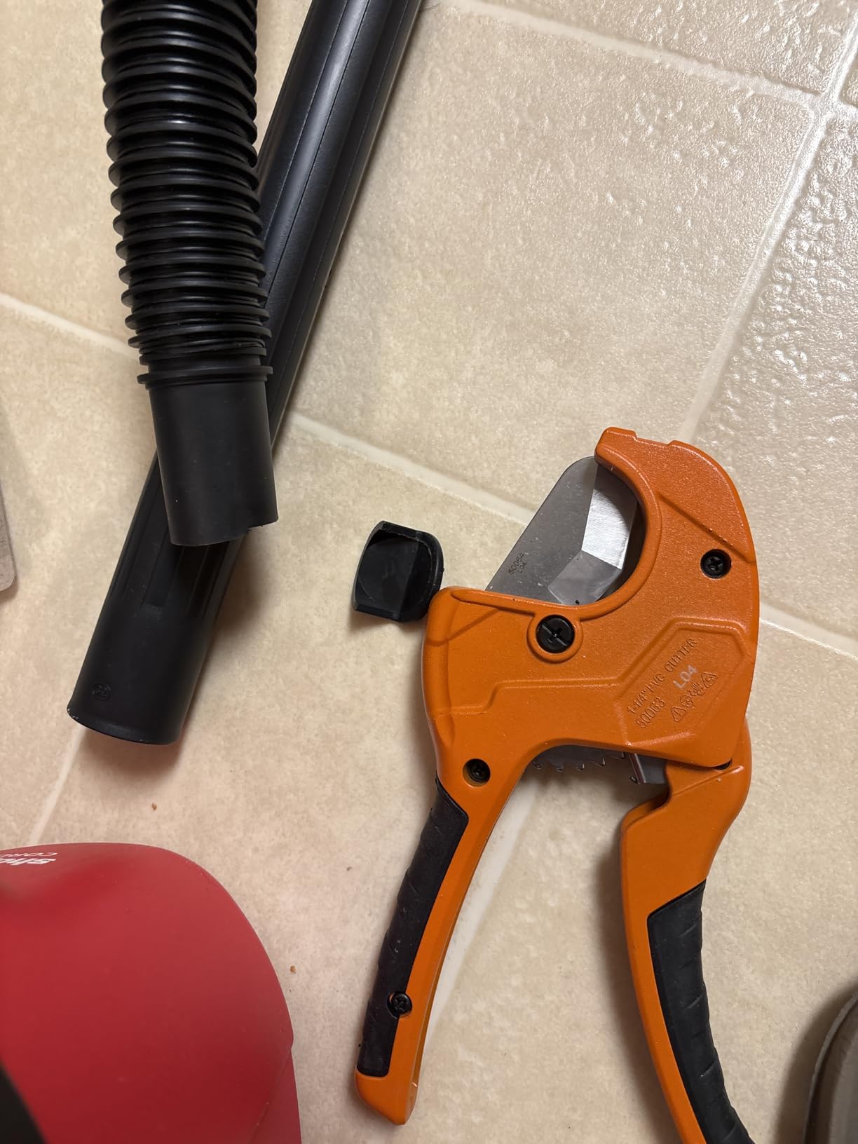Klein Tools 50063 Ratcheting PVC Pipe Cutter, Cuts 1-1/4-Inch I.D. PVC, CPVC, PEX Pipes, One-Handed Operation, Replaceable Blades customer photo 1