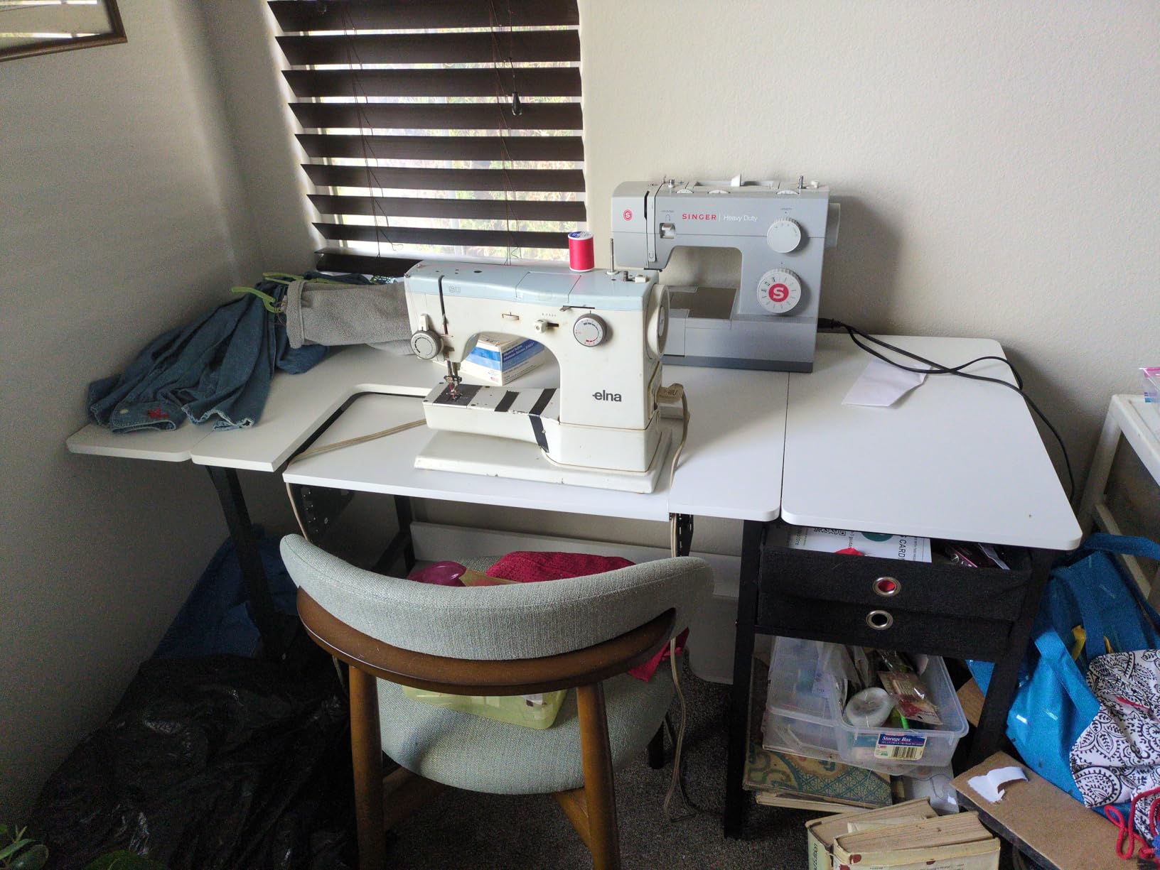 Vividwood Foldable Sewing Machine Table, Multipurpose Sewing Table with Adjustable Platform, Storage Shelf and 2 Cloth Drawers (Warm White) customer photo 2