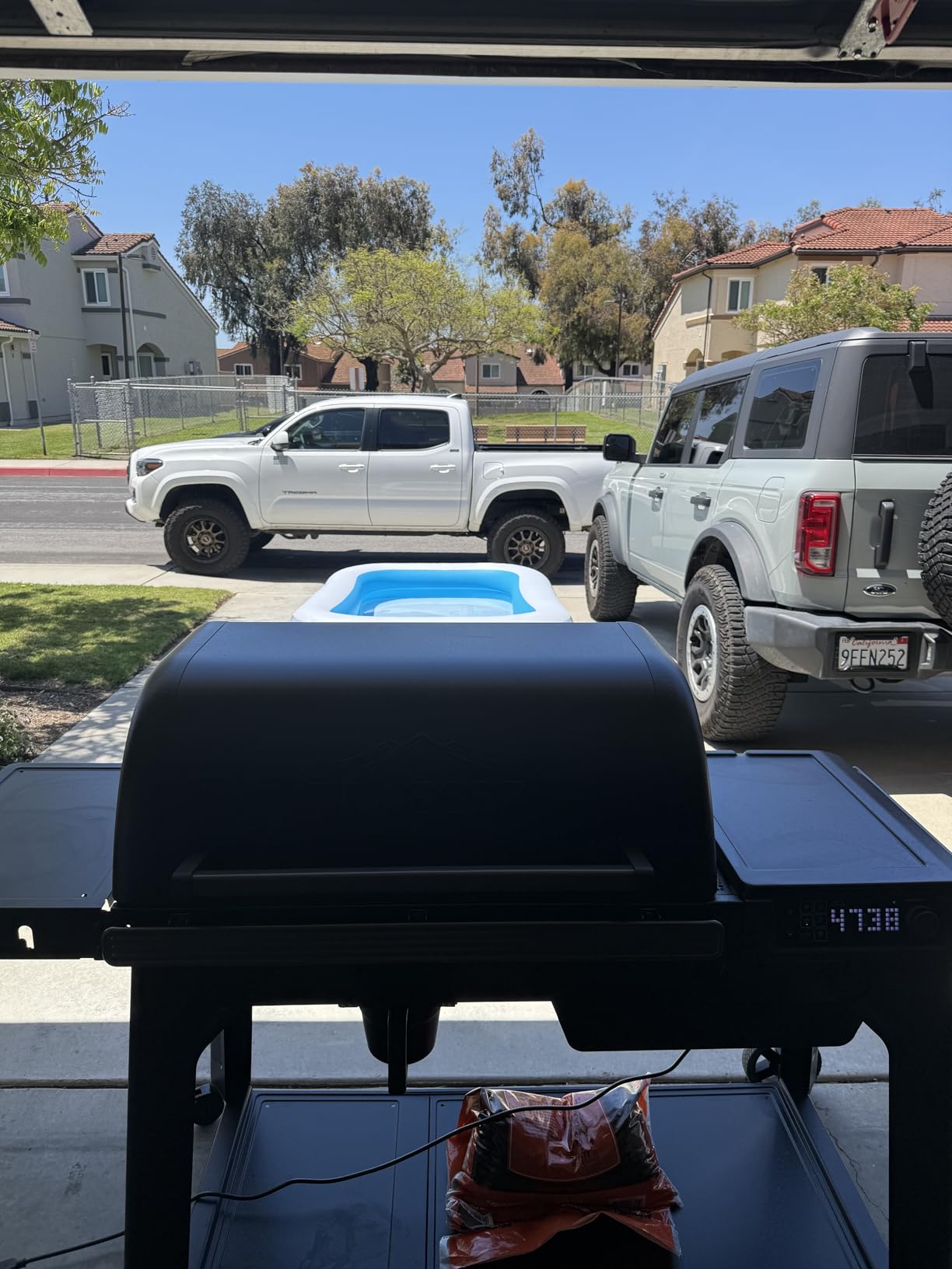 Traeger Grills Woodridge Pro Electric Wood Pellet Grill and Smoker, 970 Sq. In., Outdoor Pellet Smoker Grill with Digital Sensor and Side Shelf, Wi-FIRE Technology, Super Smoke Mode customer photo 1
