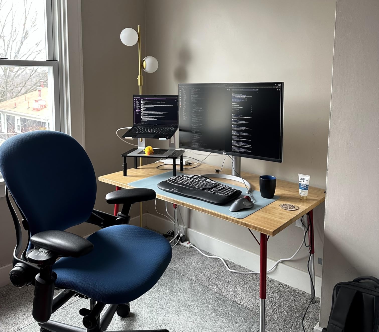 LG 32UP83AK-W 32-inch Ultrafine 4K UHD (3840 x 2160) IPS Computer Monitor, 60Hz, HDR10, Built-in Speaker, Reader Mode, HDMI, DisplayPort, USB Type-C 60W PD, Tilt/Height/Pivot Adjustable Stand, White customer photo 2