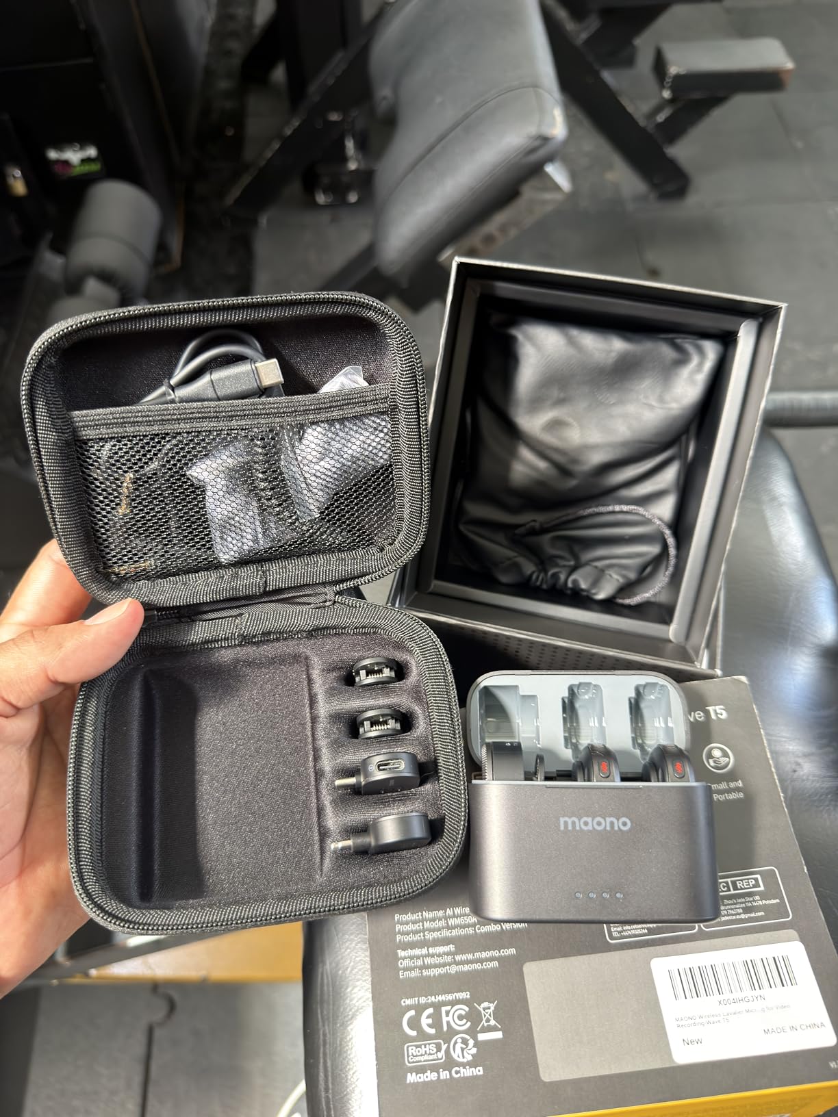 MAONO Wireless Lavalier Microphone for iPhone/Android/Camera/PC, Mini Lapel Mic with 48khz 24bit, Voice Filter, Noise Cancellation, 30h Battery, USB-C/Lightning Plug for Video Recording - Wave T5 customer photo 1