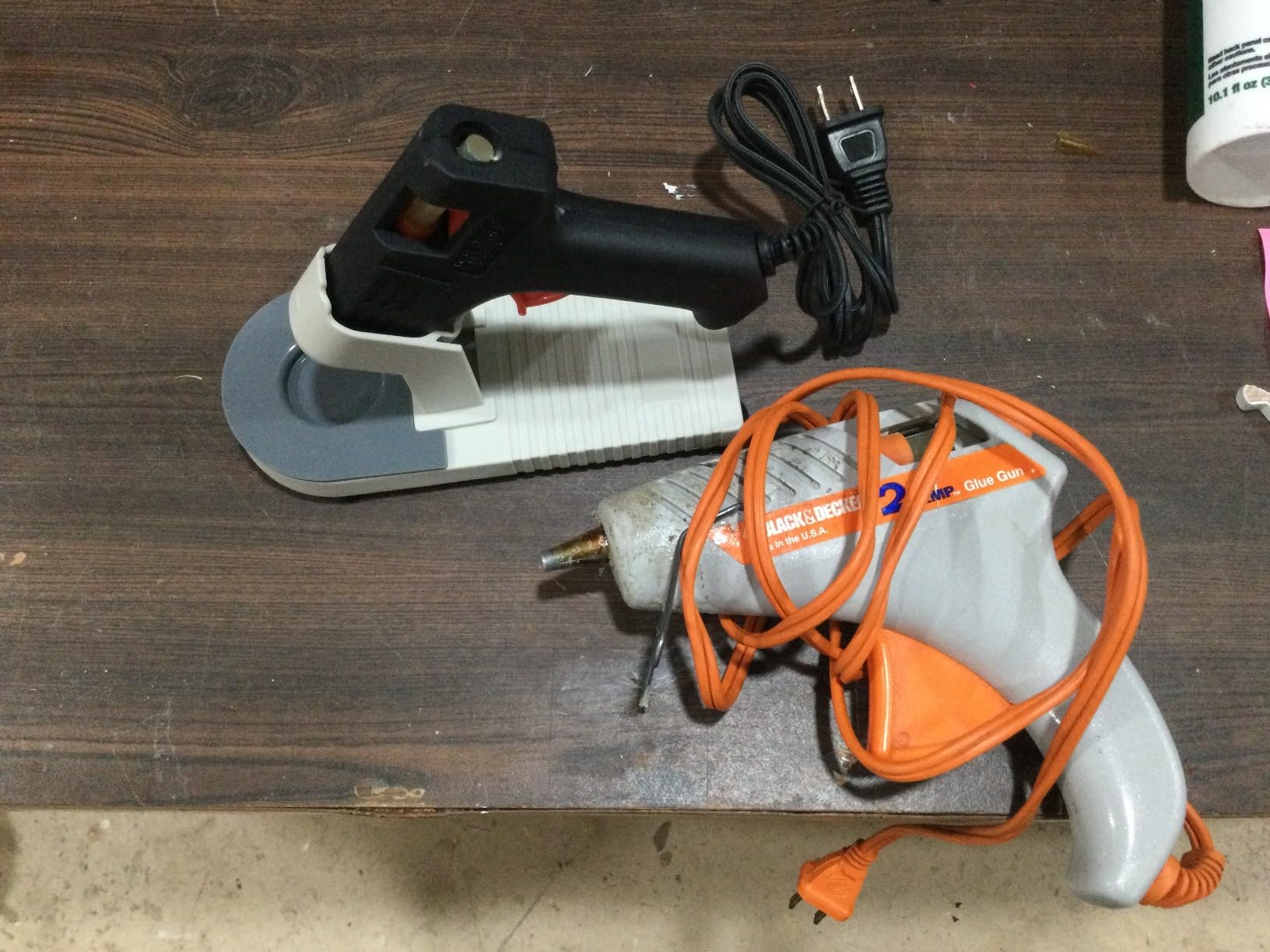 MONVICT Glue Gun Stand for Most Mini Glue Guns, Hot Glue Holder with Non-Stick Silicone Mat, Suction Cups, Helpful Tool for Make Your DIY, Crafts, Home School Project Well Bars Orderly (NOT Full Size) customer photo 1