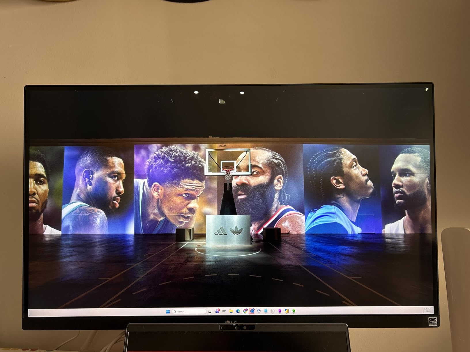 LG 27UP650K-W 27-inch Ultrafine 4K UHD (3840 x 2160) IPS Computer Monitor, 60Hz, 5ms, DisplayHDR 400, Reader Mode, Flicker Safe, HDMI, DisplayPort, Tilt/Height/Pivot Adjustable Stand, White customer photo 1