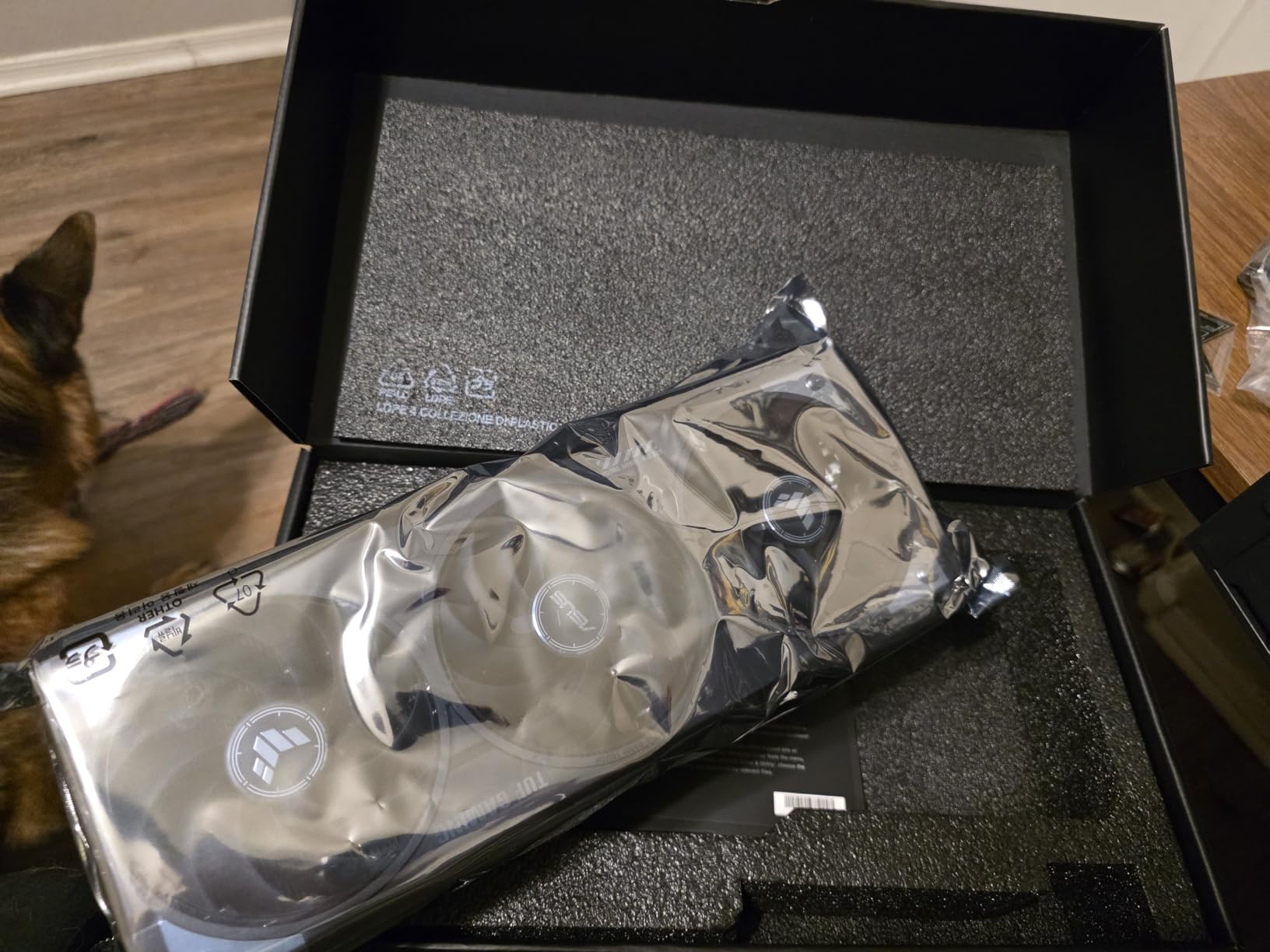 ASUS TUF GeForce RTX 5070 12GB GDDR7 OC Edition Graphics Card, NVIDIA, Desktop (PCIe 5.0, HDMI/DP 2.1, 3.125-Slot, Military-Grade Components, Protective PCB Coating, Axial-tech Fans) customer photo 1