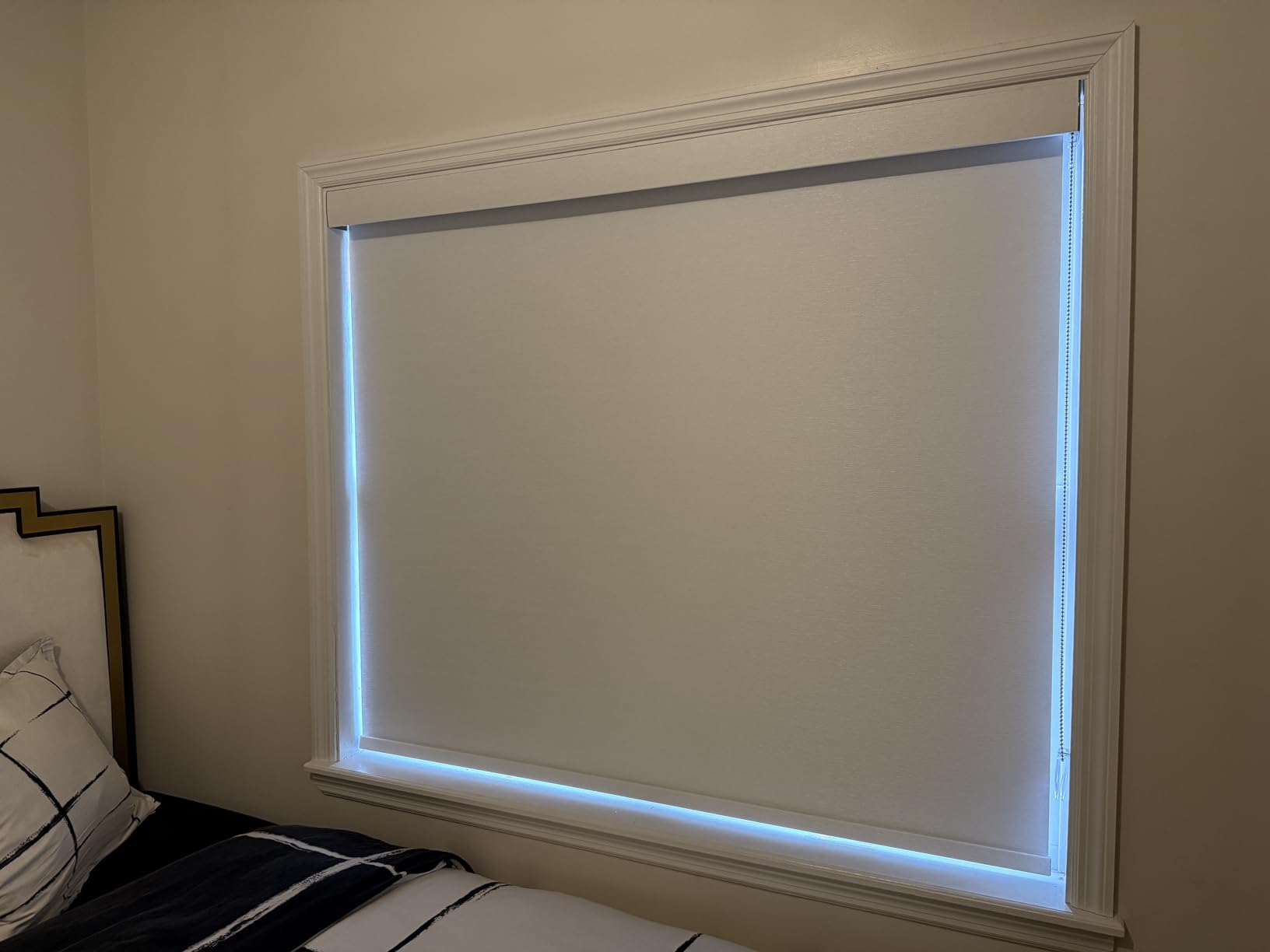 Motorized Blinds with Remote, 100% Blackout Smart Blinds, Automatic Shades for Windows Compatible with Alexa Google and Homekit, Custom Size(Light Chaser-Perla Bianca BO) customer photo 1
