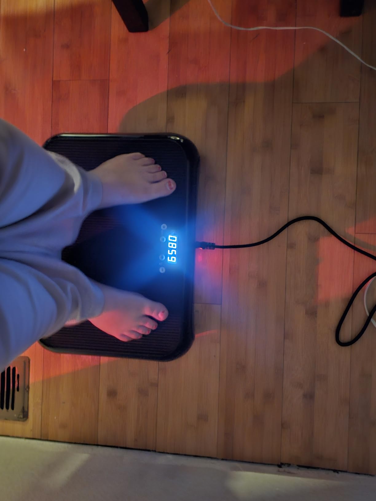 TISSCARE Vibration Plate Exercise Machine Mini Vibrating Plates for Lymphatic Drainage and Weight Loss, 400Lbs Capacity Full Body Power Shake Workout Platform for Home Cardio Fitness customer photo 1