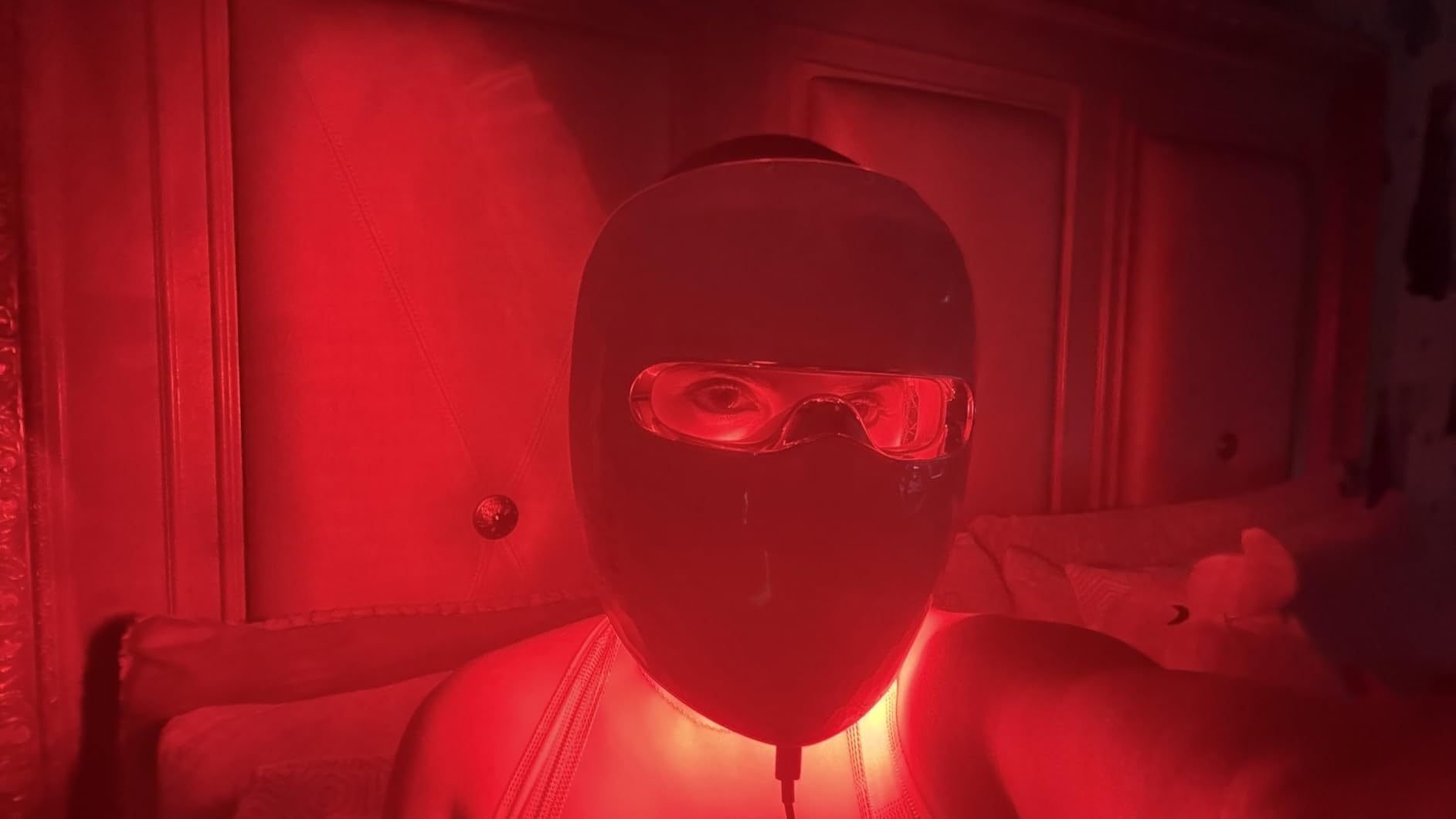 Ulike ReGlow LED Light Therapy Mask, Red Light Therapy for Face, 4 Modes with Red, Blue, Yellow & Infrared Lights for Reduce Acne & Anti-Aging, Eye-Protection, 272 Beads, Remote Control,White customer photo 1