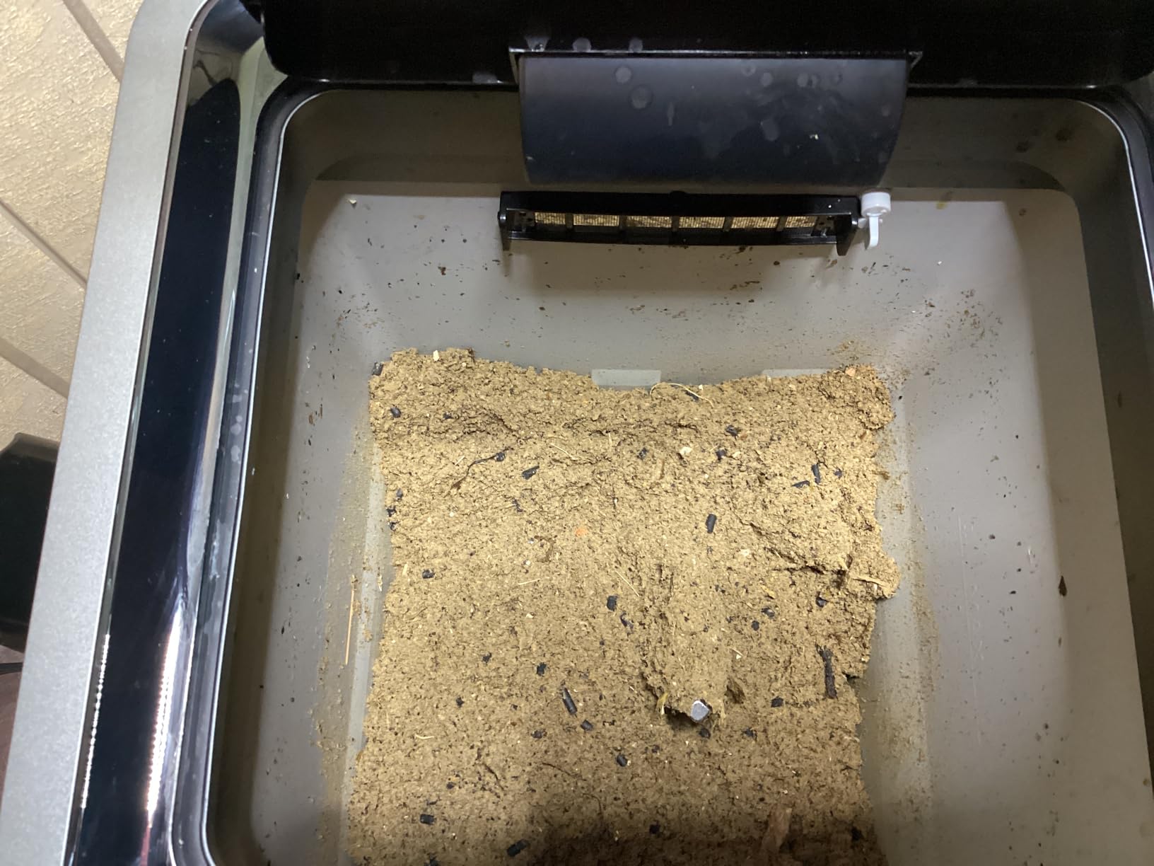 Reencle Gravity Electric Composter - 22L Kitchen Composter- Decomposes 3.3 lbs Daily, Odorless & Quiet Indoor Composting, Rapid Decomposition with All-New Compost Starter 2.0 + Booster Pack (Silver) customer photo 1