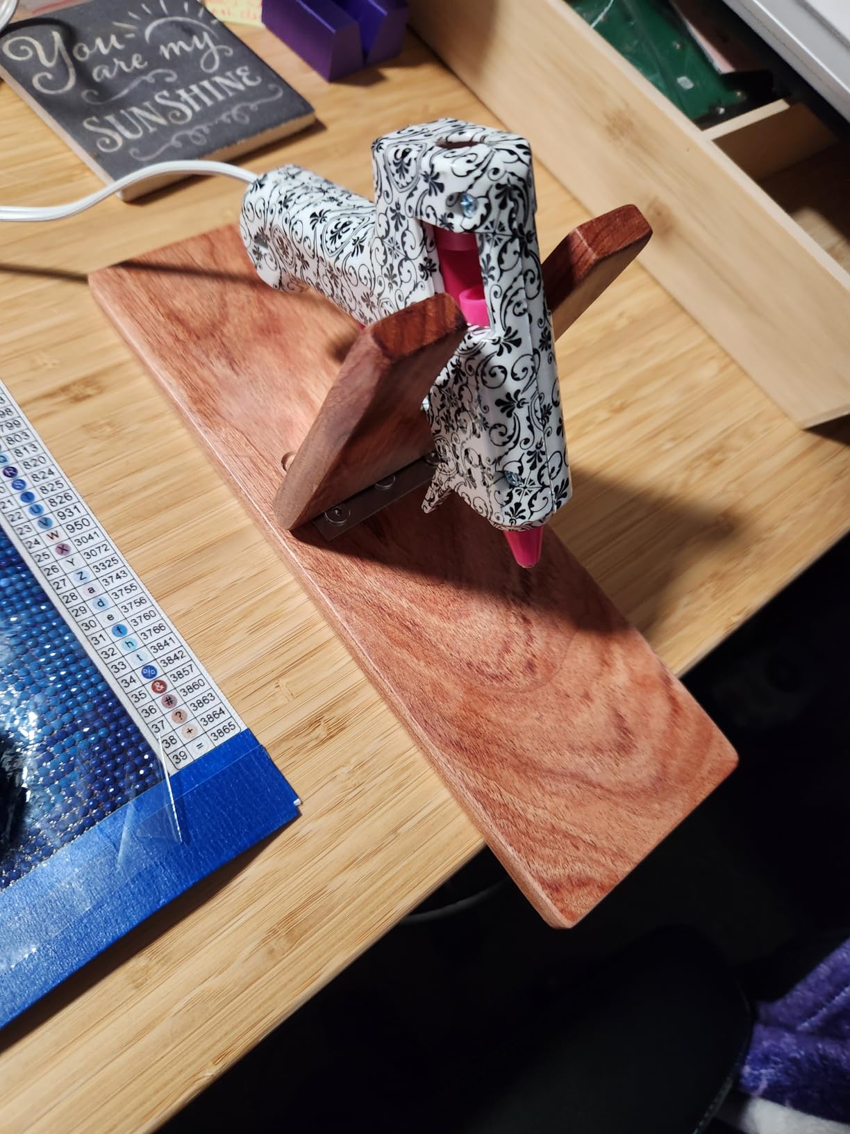 Wooden Glue Gun Holder Stand, Hot Melt Adhesive Supporting Tool, Melting Glue Dispenser Foldable Base, Glue Applying Tool Holder customer photo 1