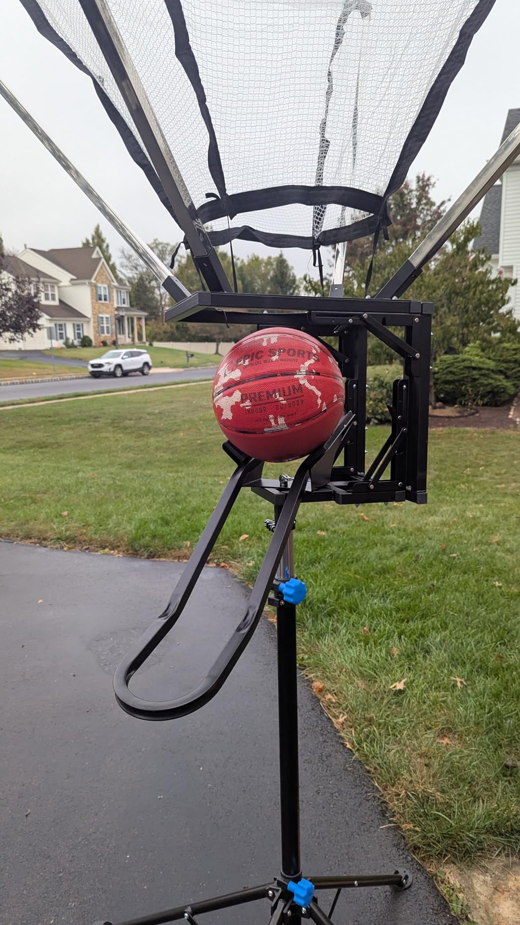 Basketball Rebounder with Rotating Track, Basketball Shot Trainer Rebounder with Net Return System for Efficient Training, Suitable for Indoor & Outdoor Use, Easy Assembly & Convenient Storage customer photo 2